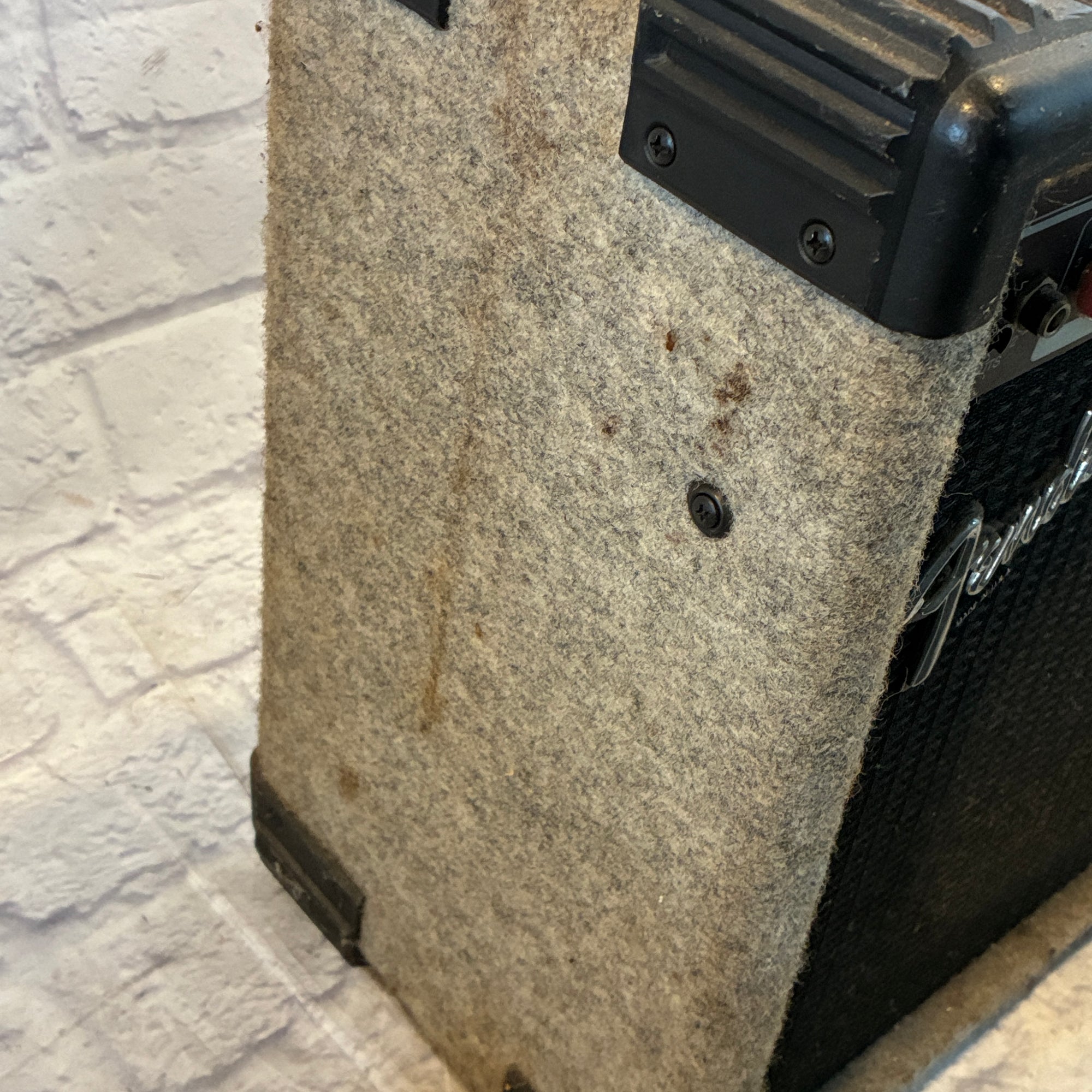 Fender M-80  Guitar Combo Amp