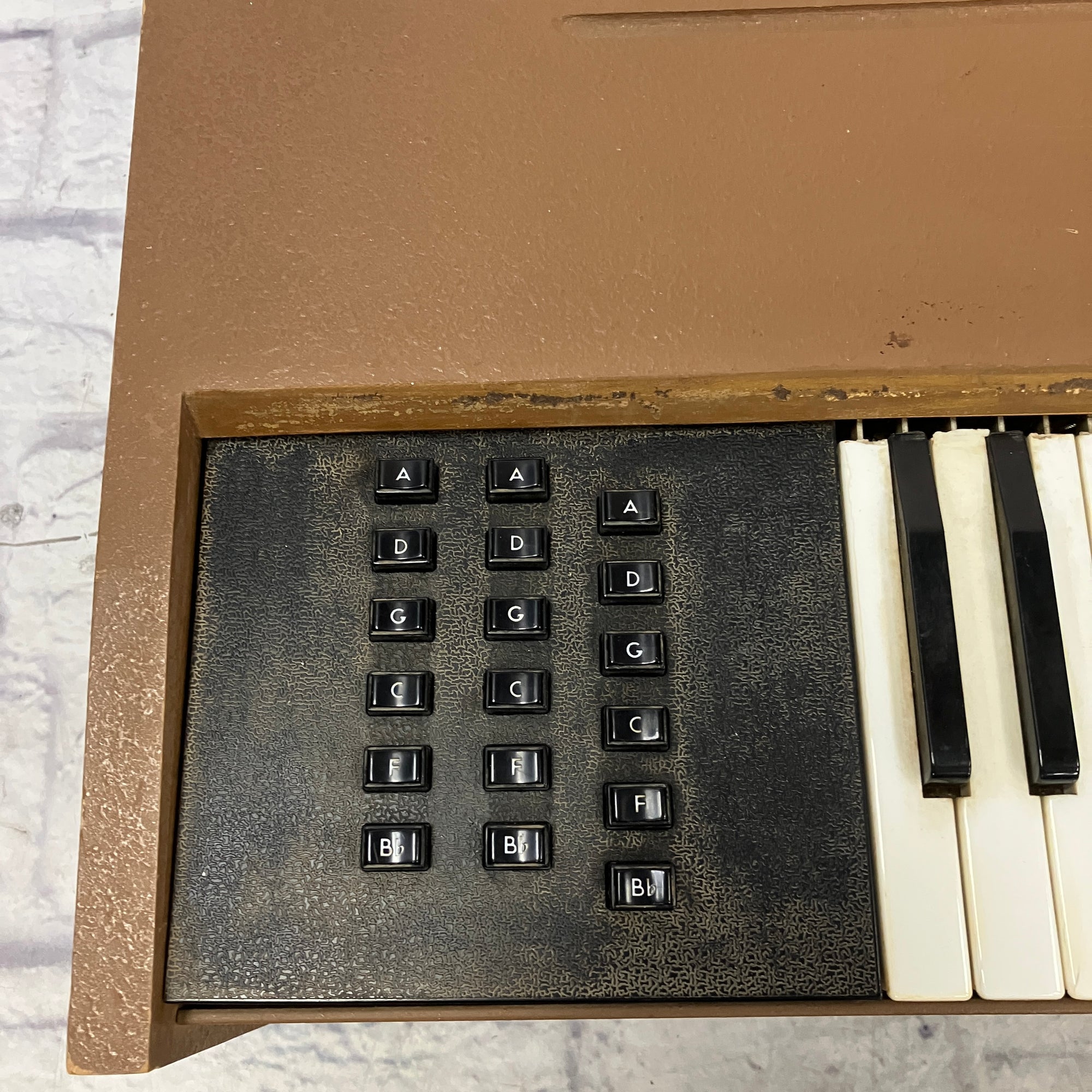 Lo Duca Vintage Wooden Reed Chord Organ