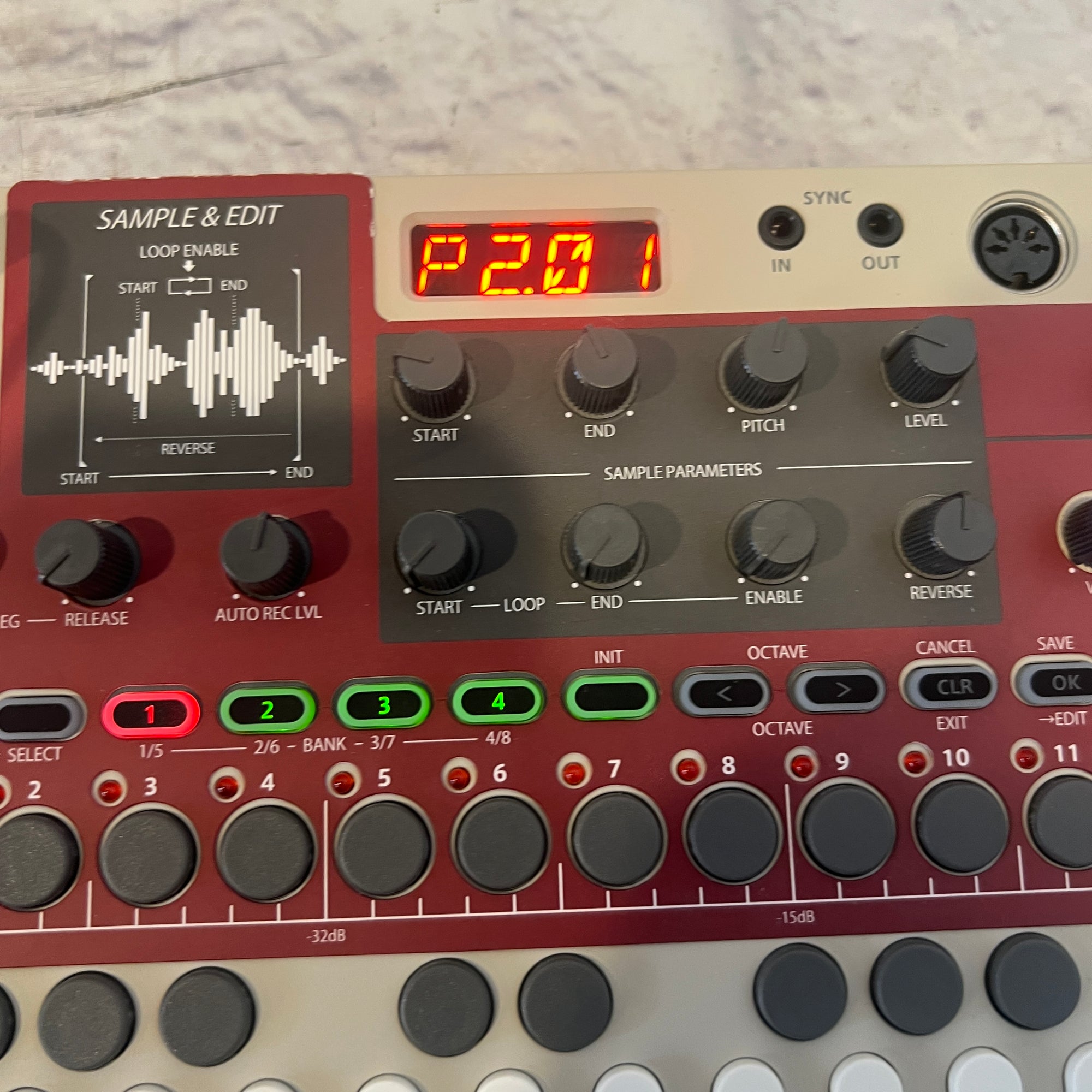 Sonicwave Liven Lofi-12 Sampling Groovebox