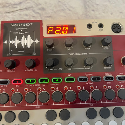 Sonicwave Liven Lofi-12 Sampling Groovebox