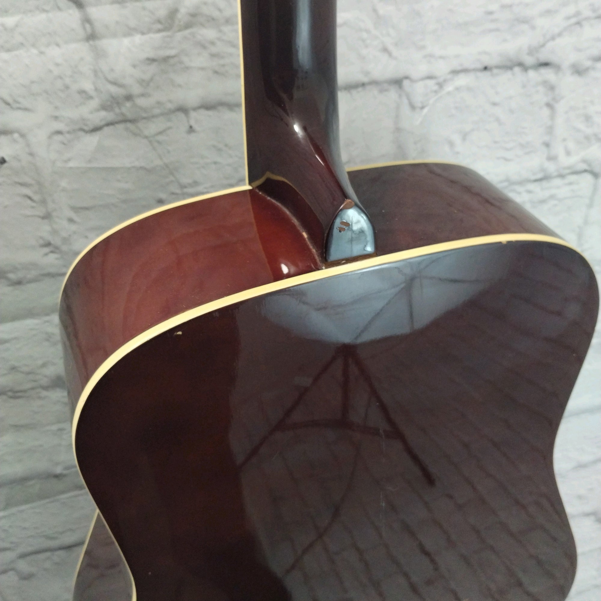 Montana MT-105 CB Acoustic Guitar