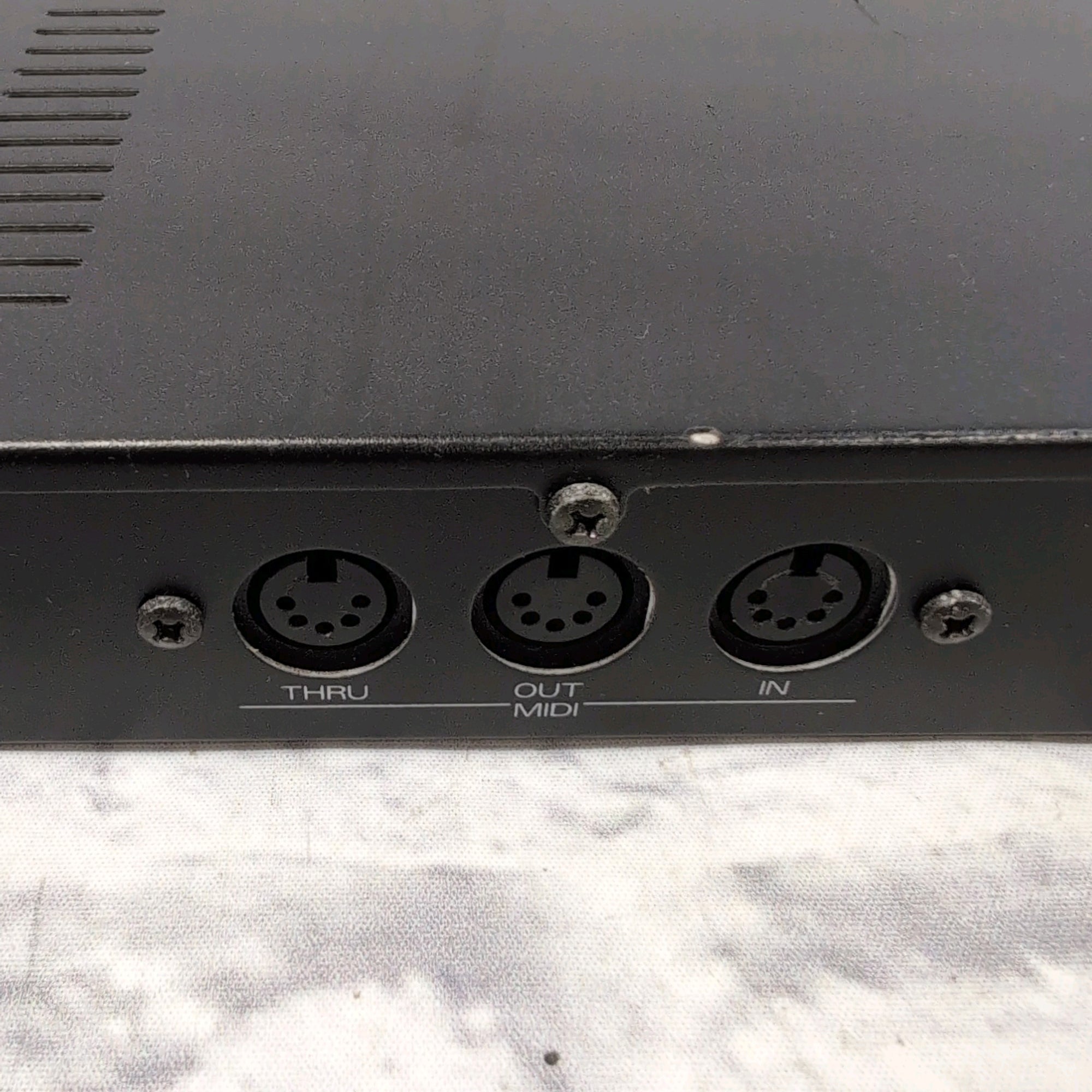 Roland R-8M Rack Drum Machine with 2 Cards