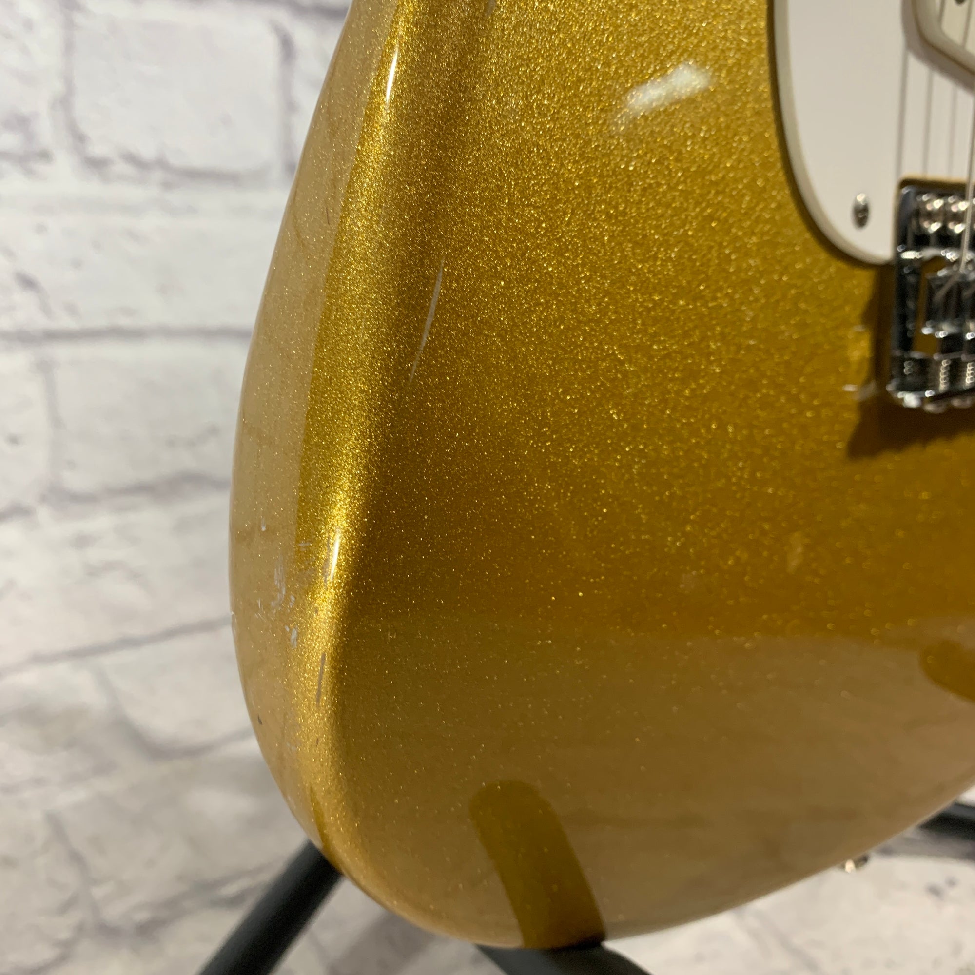 Squier Affinity Gold Sparkle Strat Electric Guitar