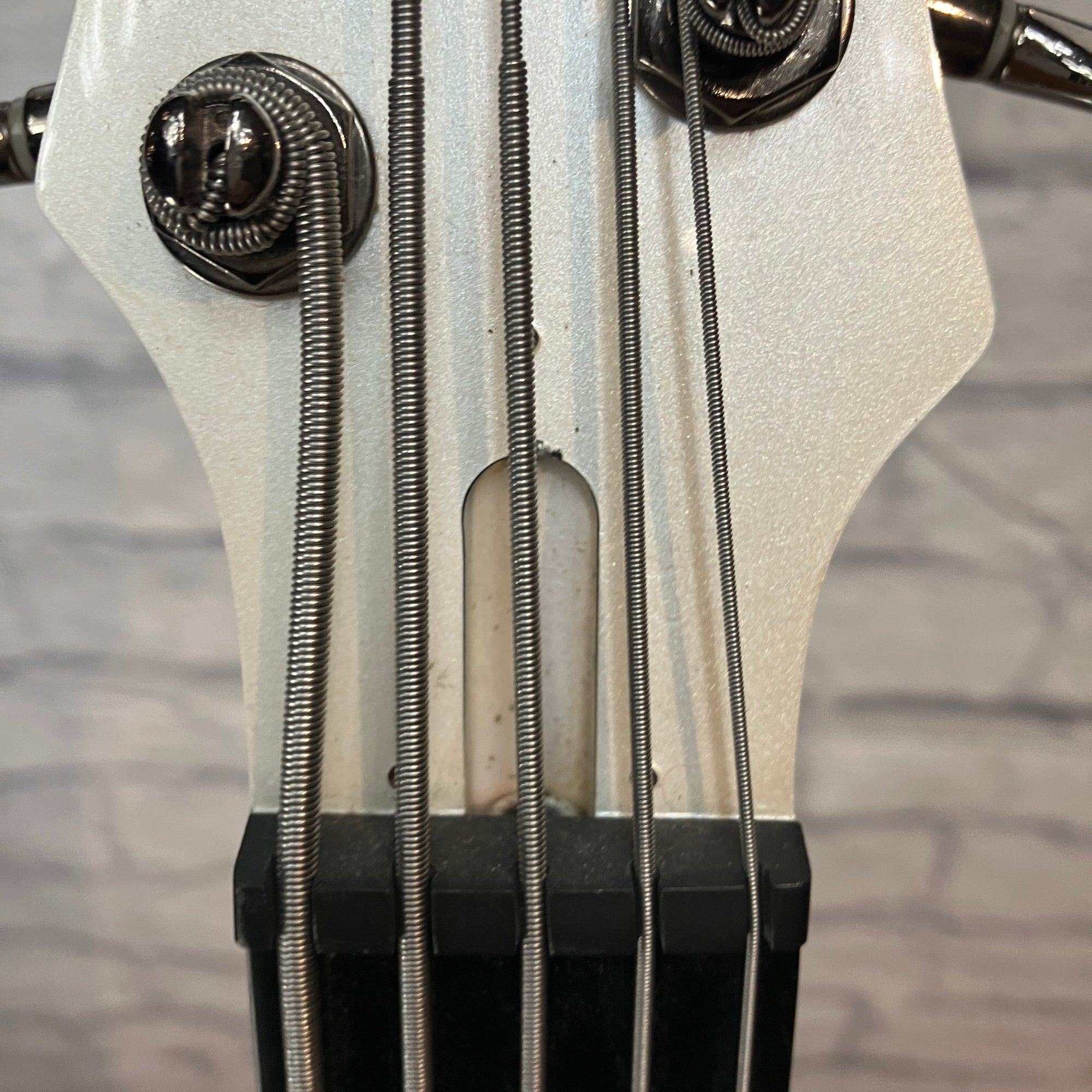 Ibanez Soundgear SR305F Fretless 5-string Electric Bass - Pearl White