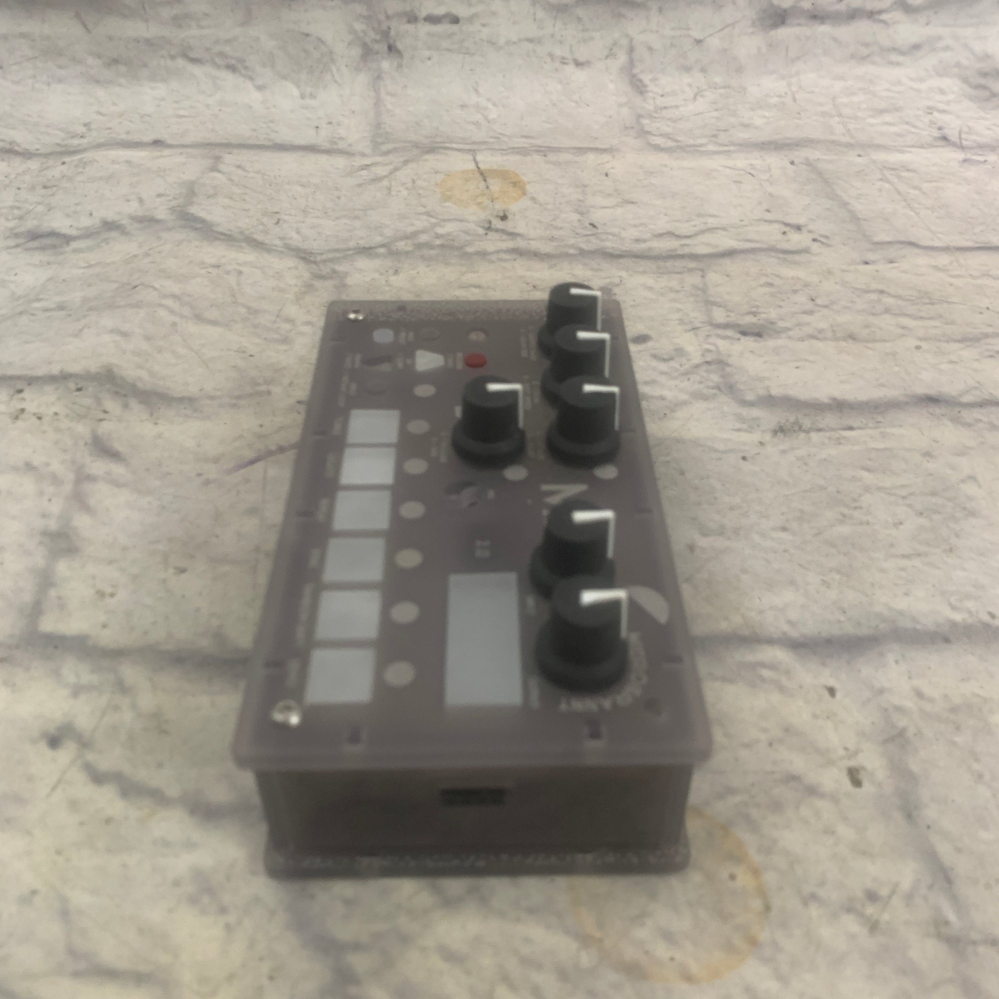 Bastl Instruments MG Microgranny 2.0 Loop Pedal