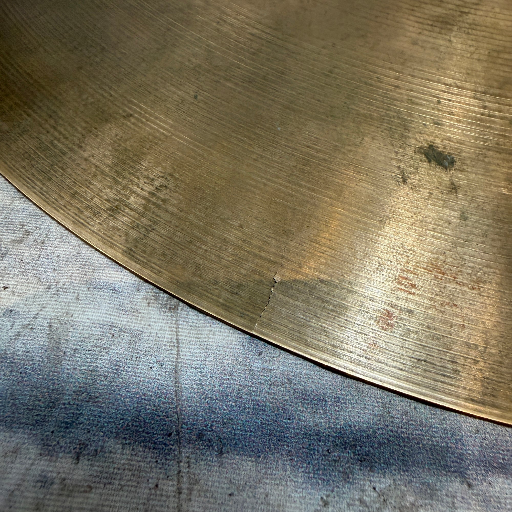 Sabian HHX Series 17" Crash Cymbal - CRACKED