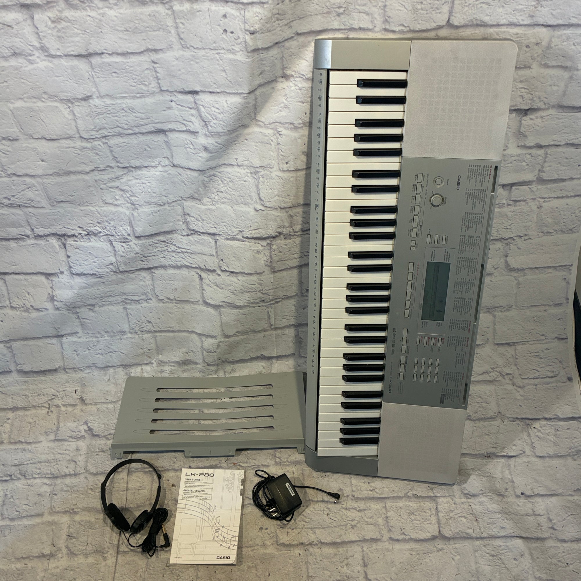 Casio LK-280 Electric Keyboard Piano