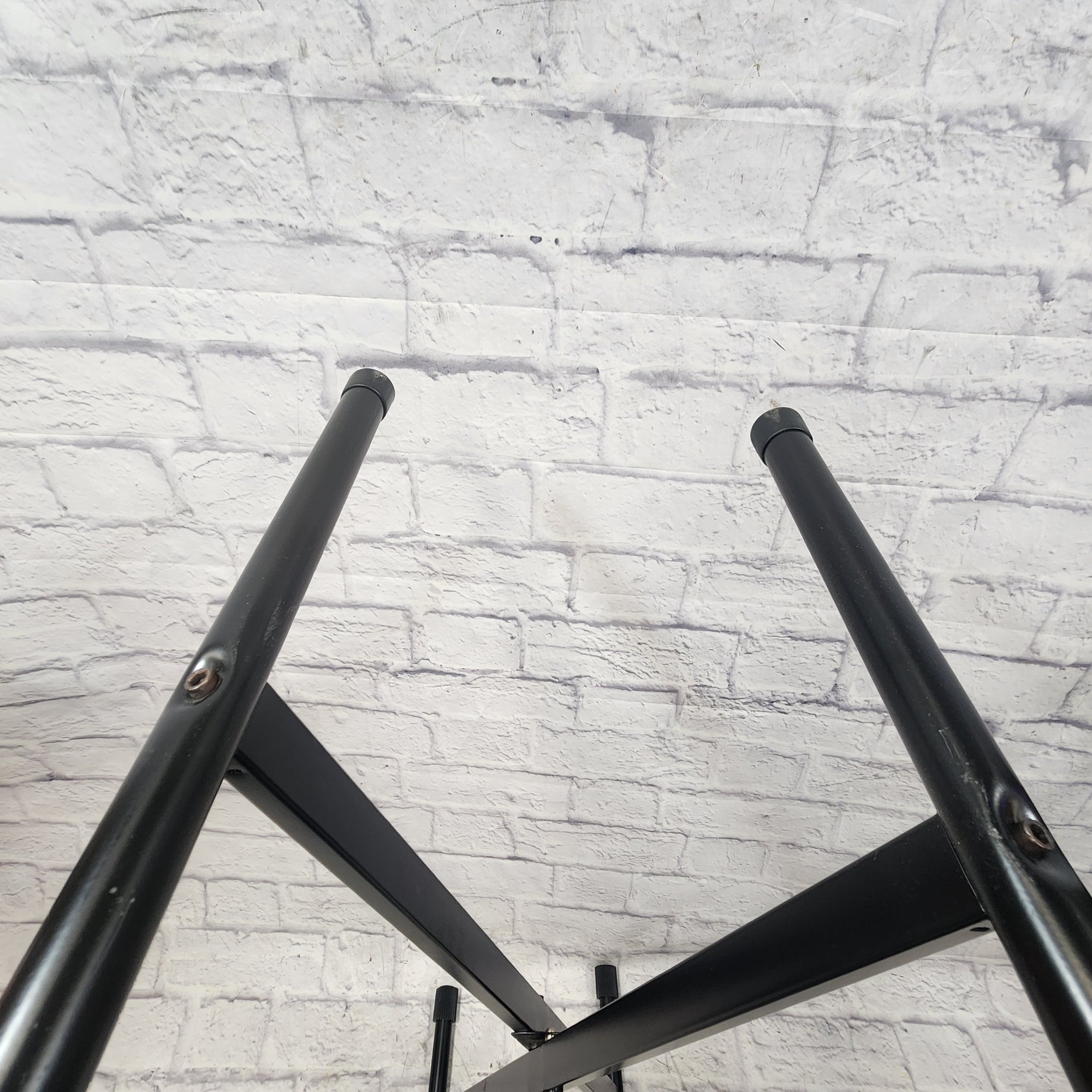 Unknown Keyboard Stand X Braced