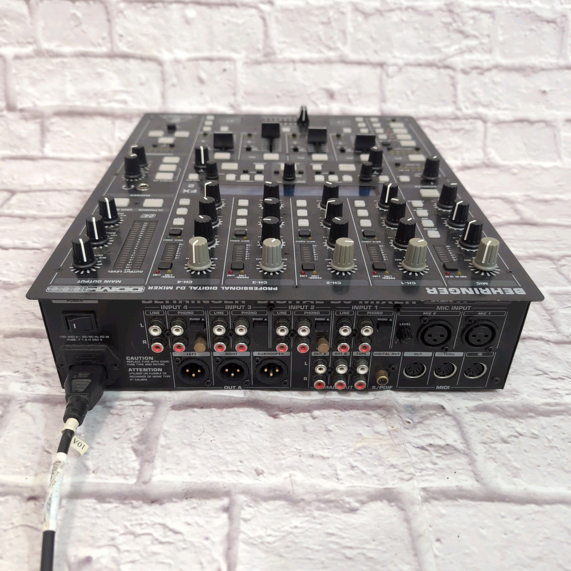 Behringer DDM4000 4 Channel high quality Digital DJ Mixer