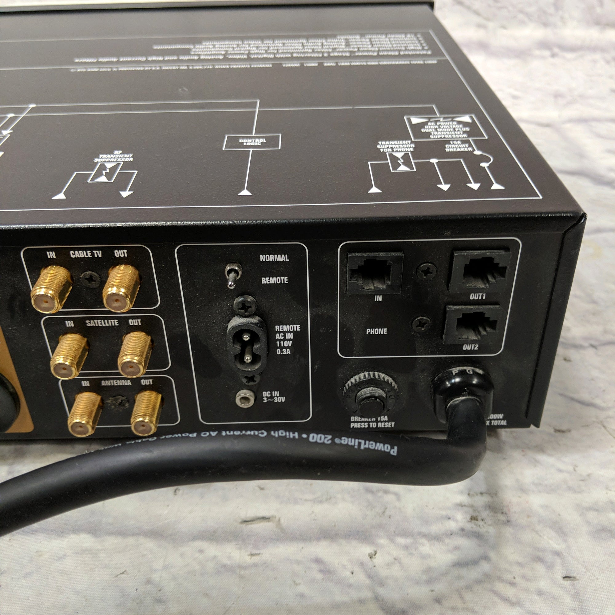 Monster Power HTS-3500 Power Center Power Conditioner