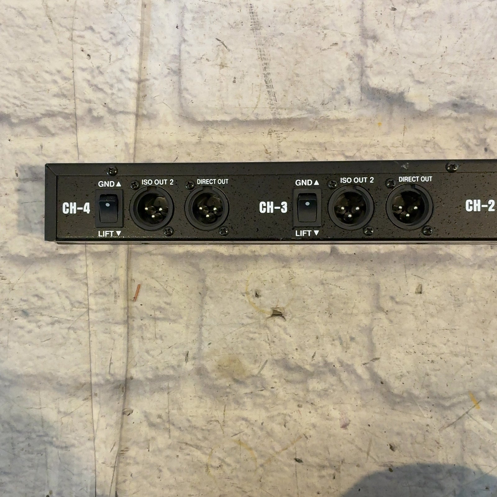 EWI MST 412A Rack Mounted Microphone Splitter