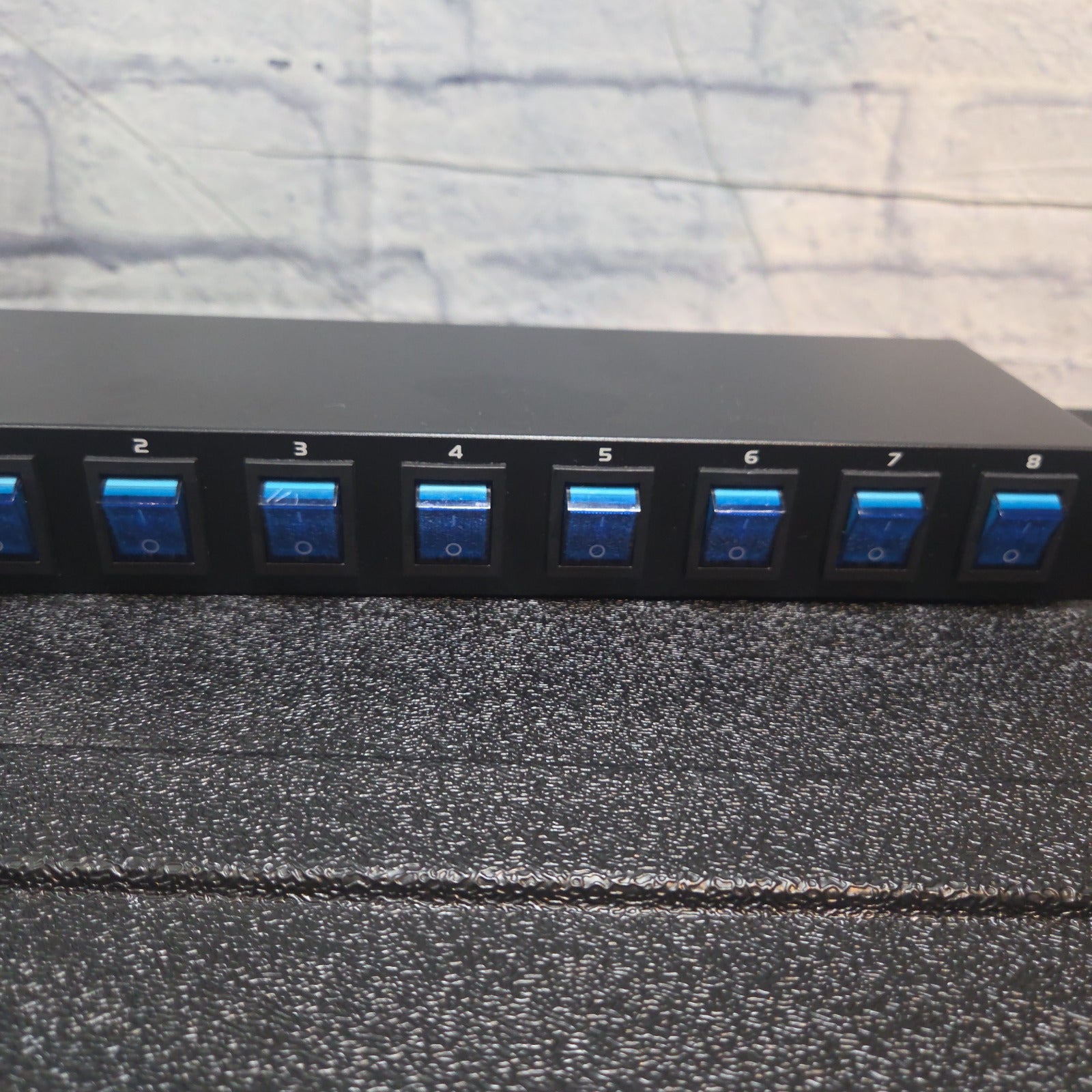 Eliminator Lighting E-107 USB Power Conditioner