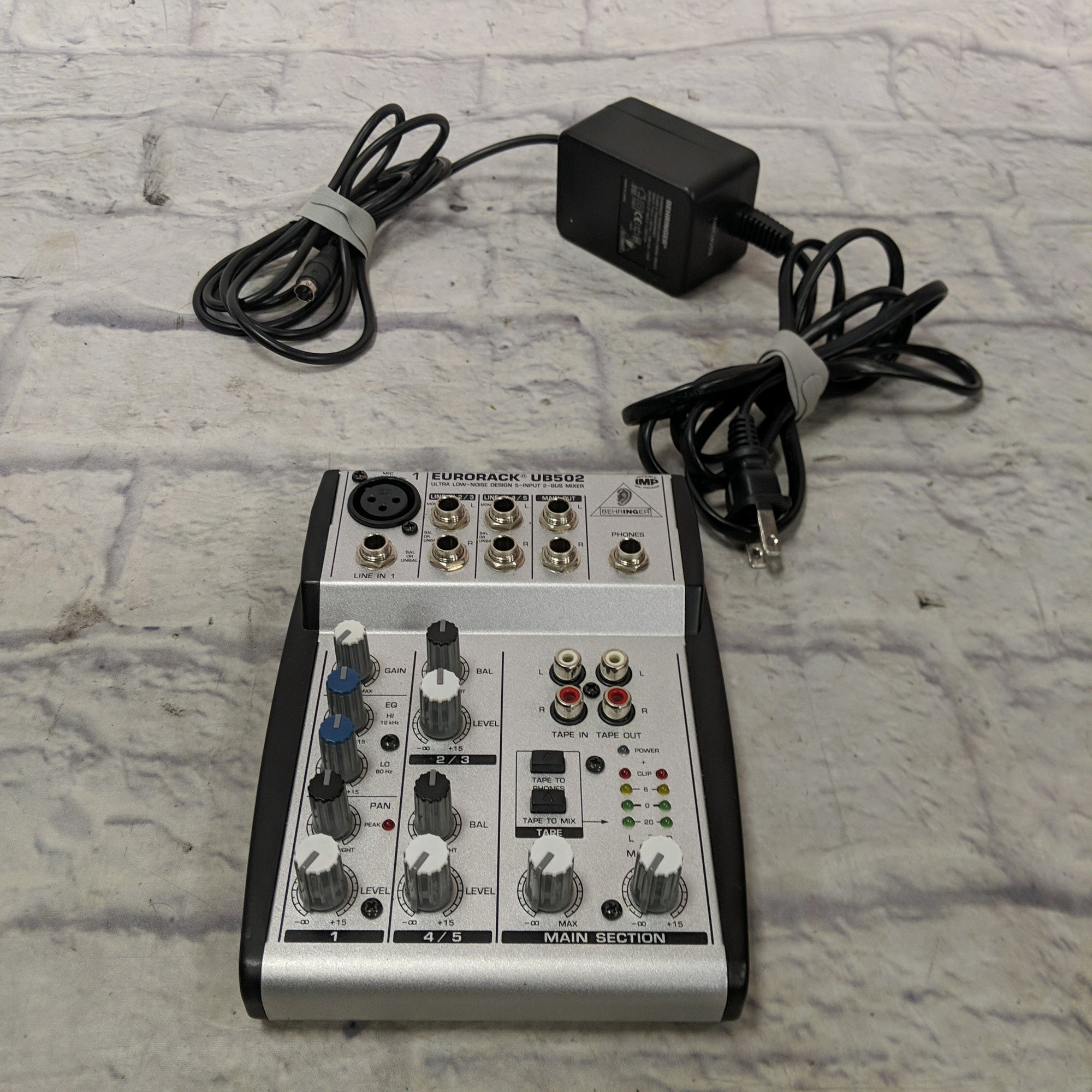 Behringer Eurorack UB502 5 Channel Mixer with Power Supply