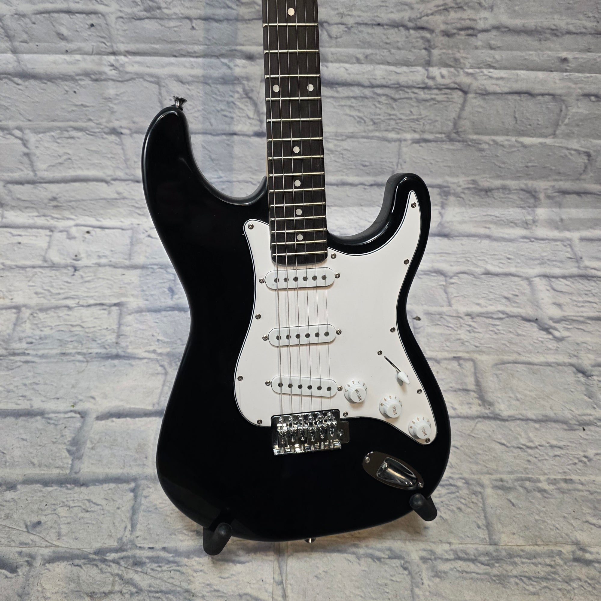 Ammoon Strat Style Electric Guitar w/ gig bag - Black