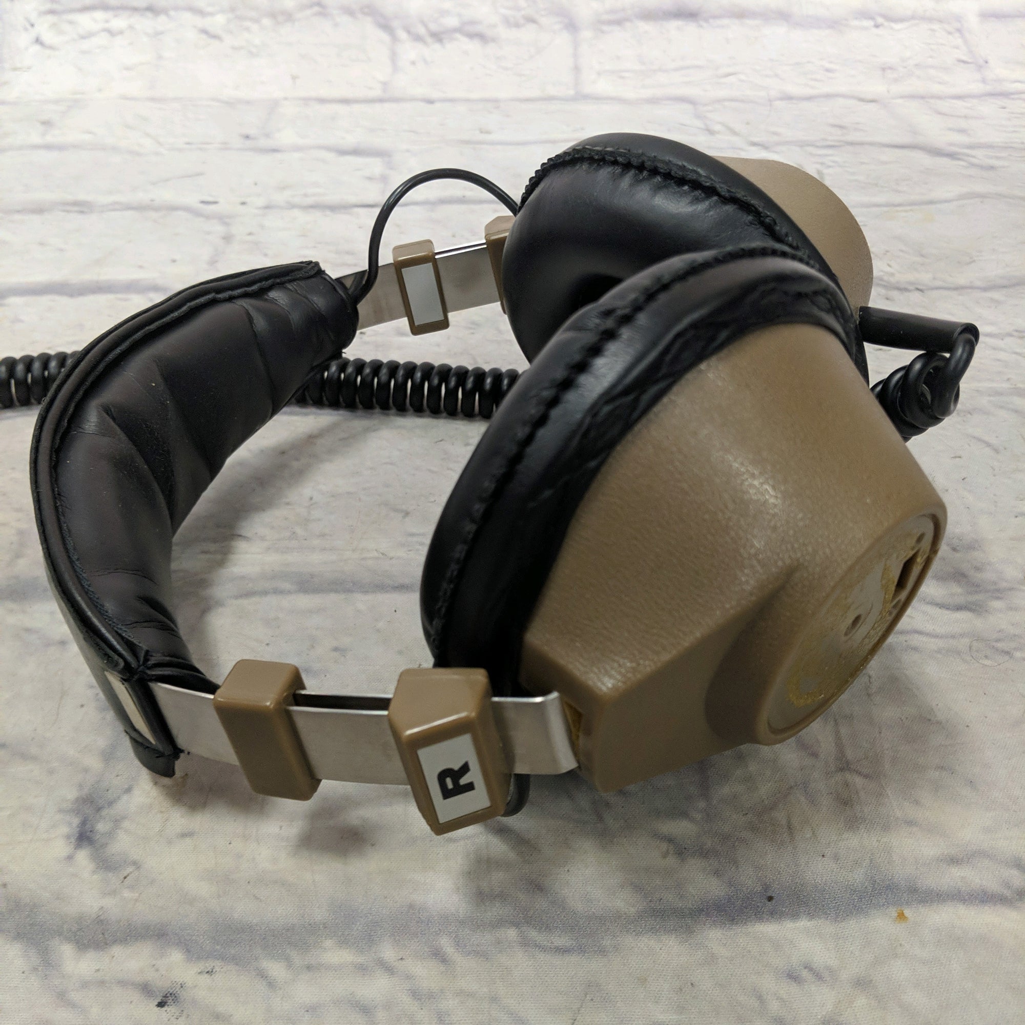Realistic Nova 40 Stereo Headphones
