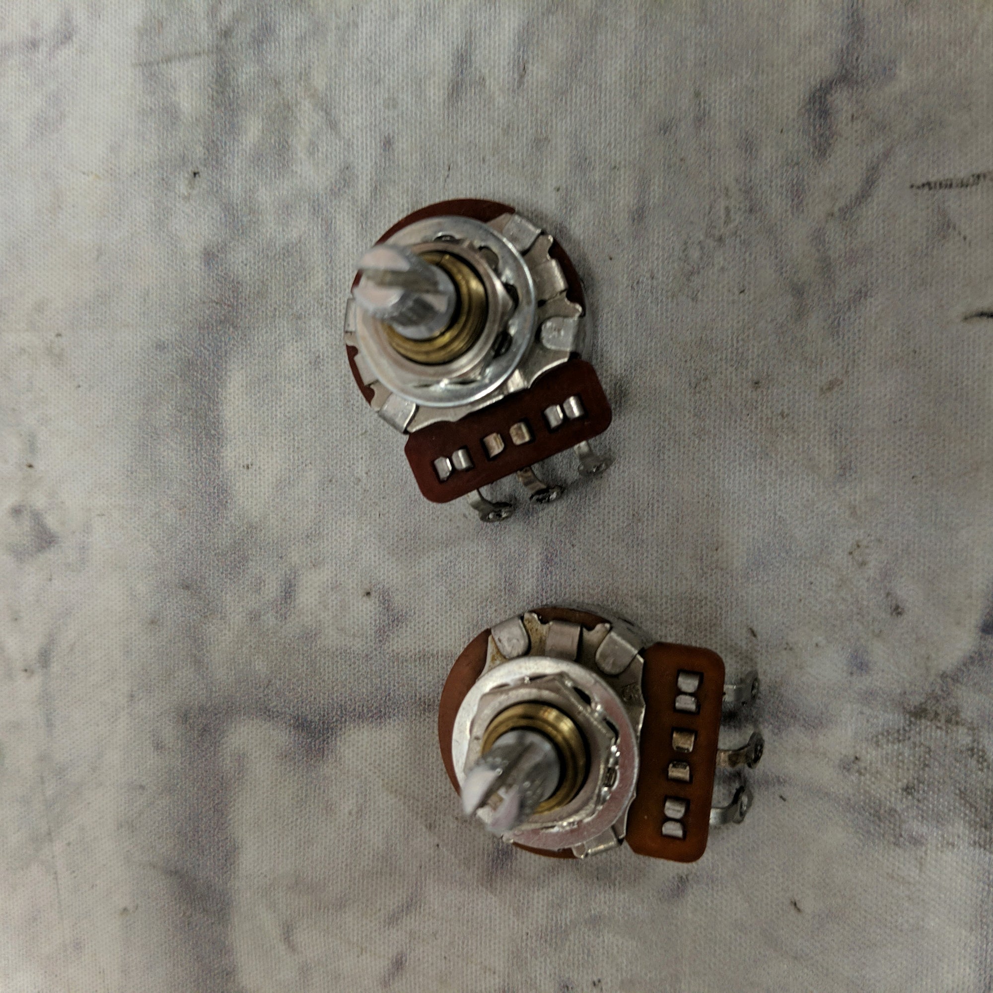 CTS Set of 2 500k VIntage 1981 Poteniometers