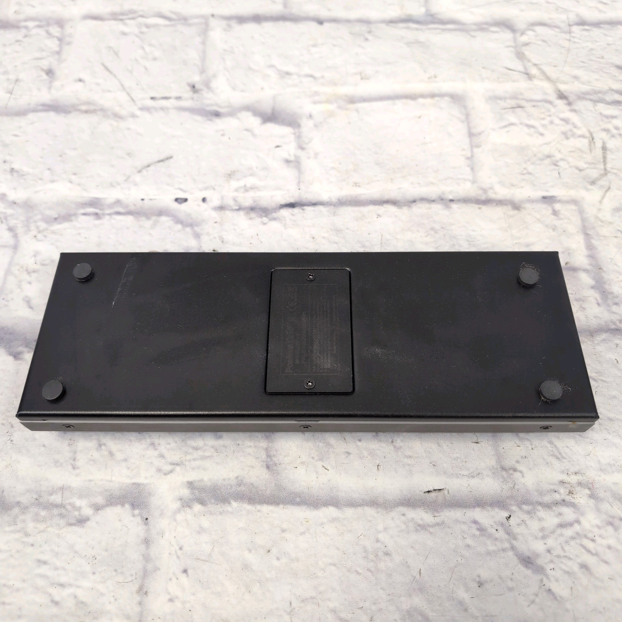 Positive Grid BT-4 Wireless Bluetooth MIDI Pedalboard Controller Footswitch