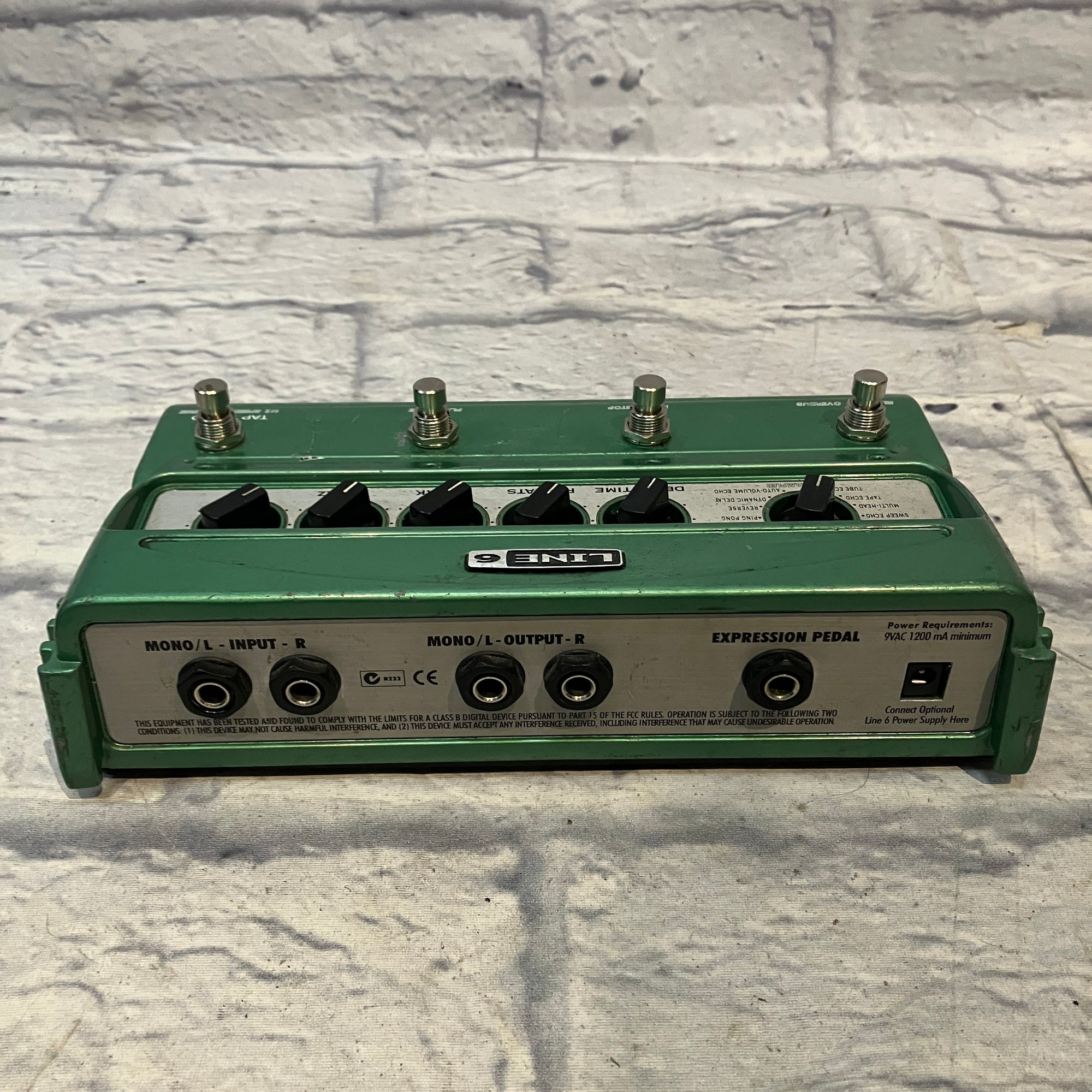 Line 6 DL4 Delay Modeler Pedal W/Box