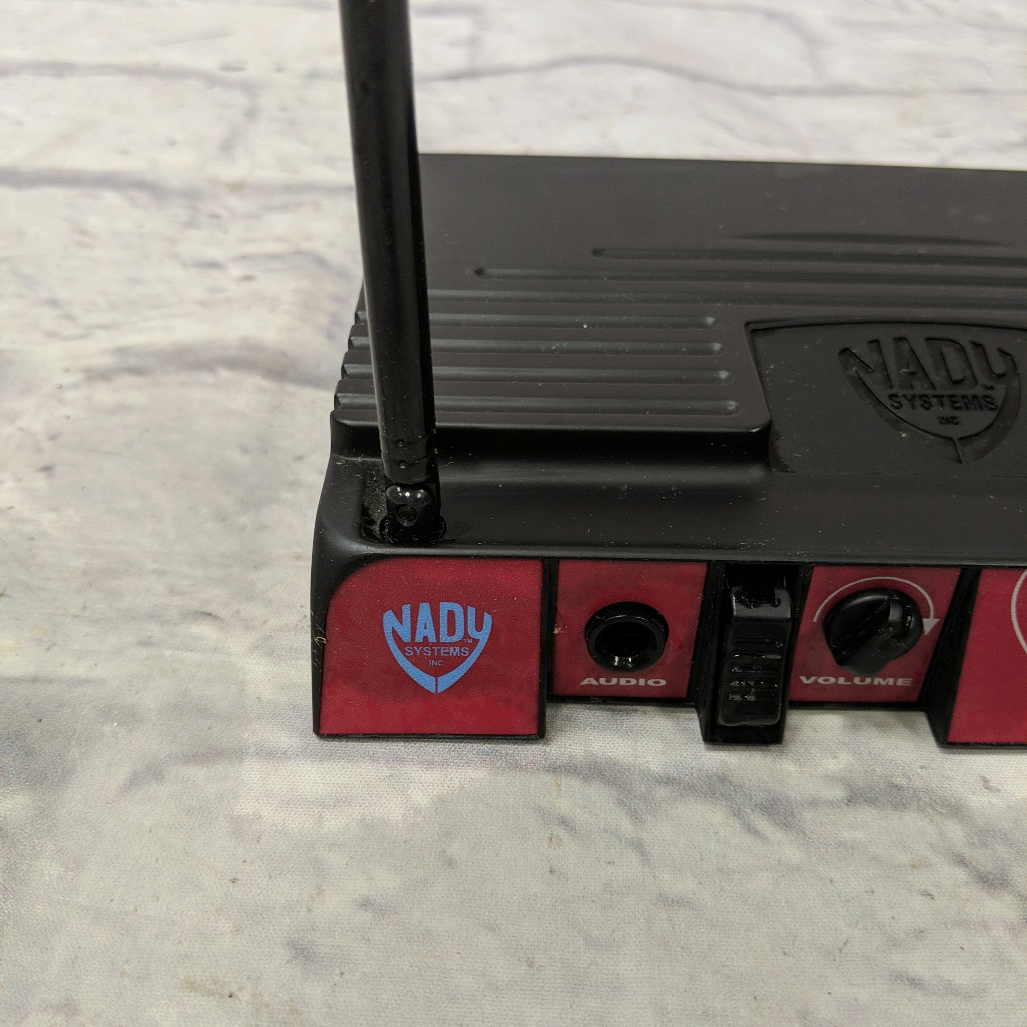 Nady Systems Inc 2002 Digitru Diversity Receiver null