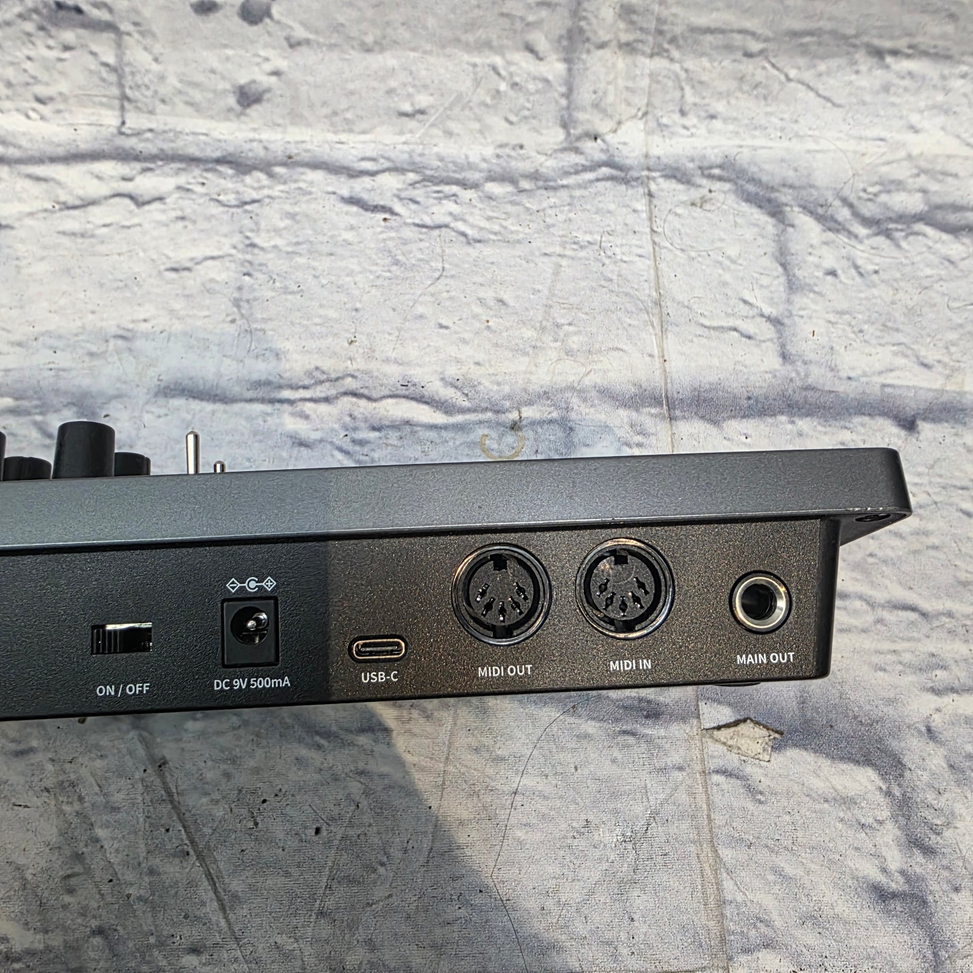 Donner Essential B1