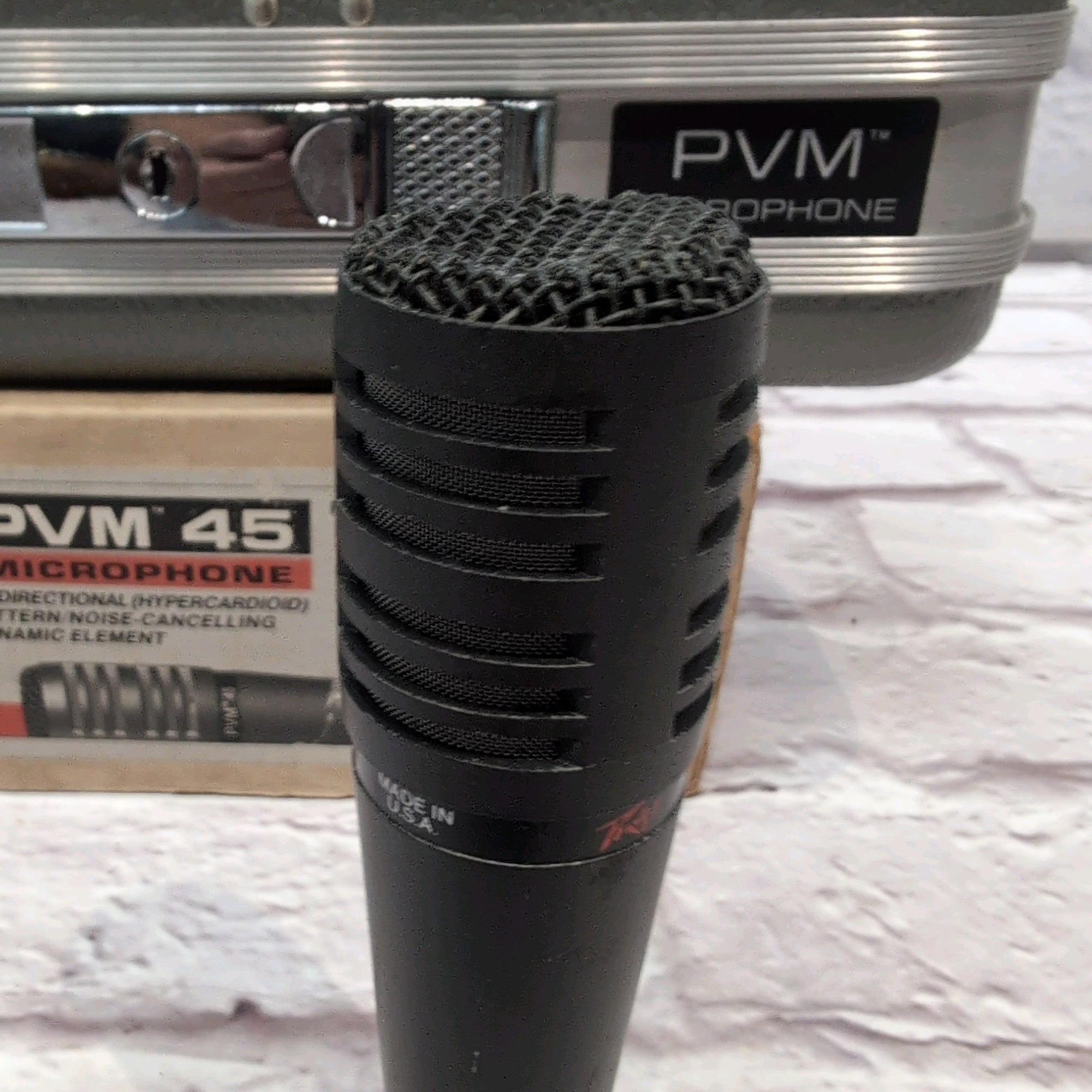 Peavey PVM45 Supercardioid Dynamic Mic w/ Case