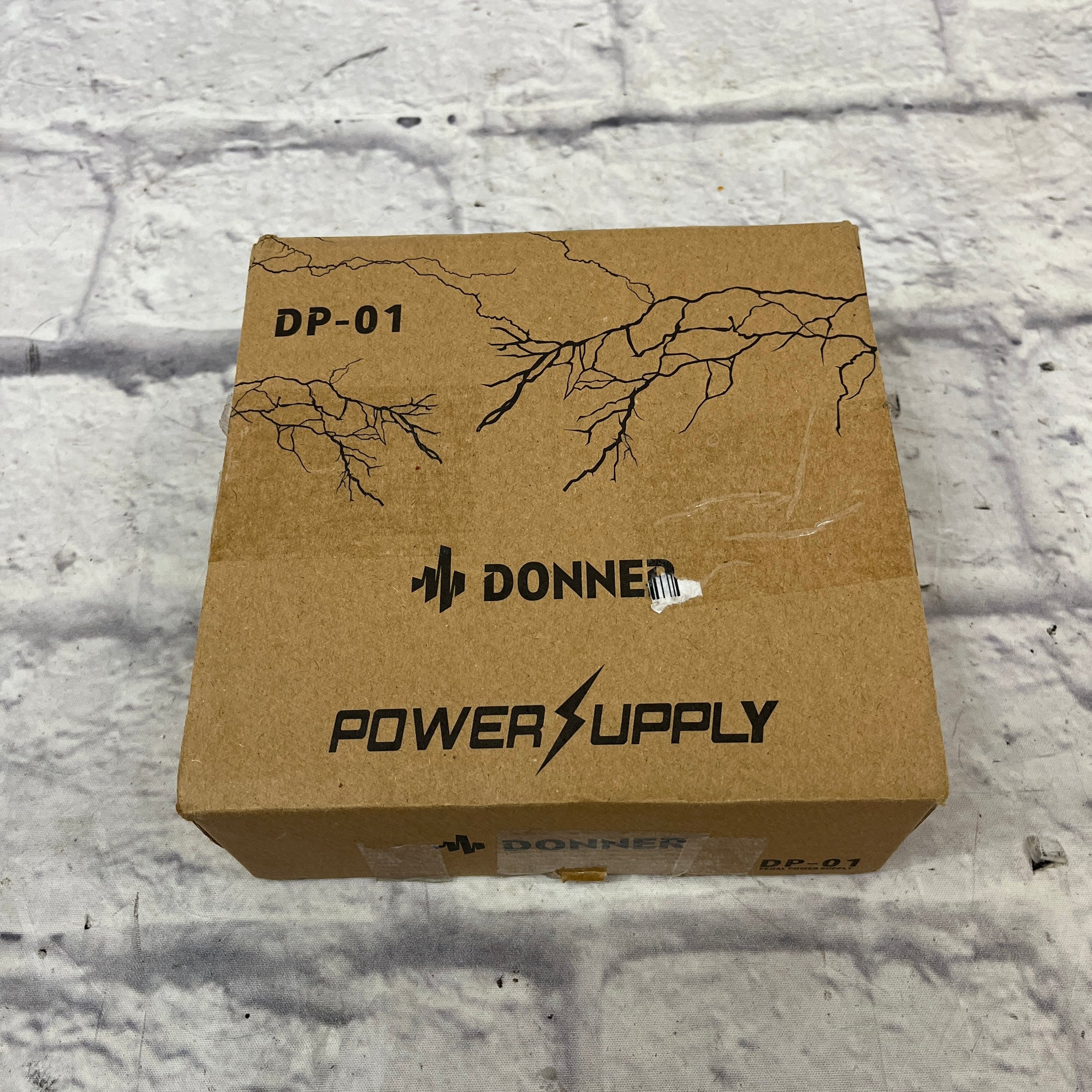 Donner DP-01 Pedal Power Supply 9V DC