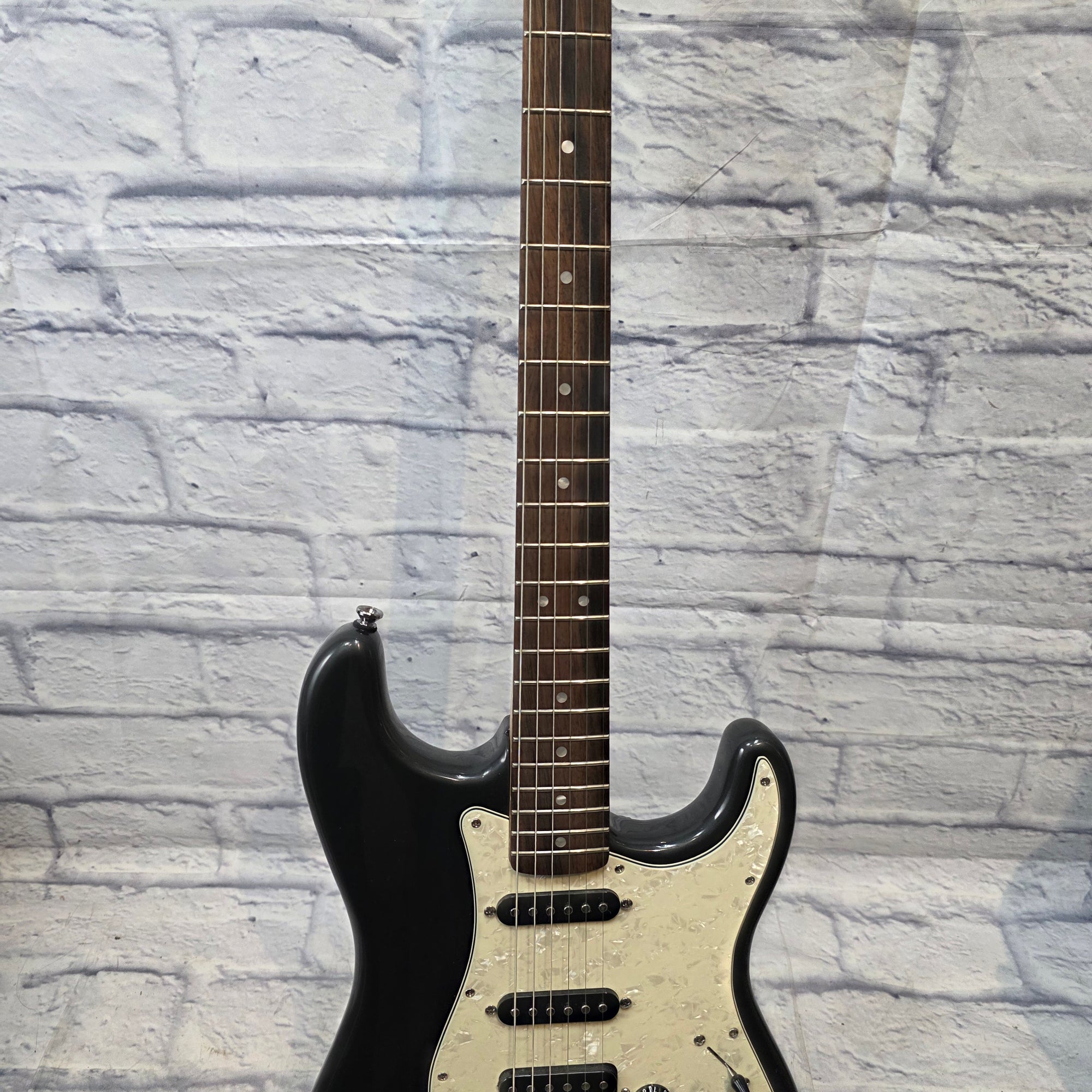 Squier Affinity Stratocaster HSS 2022 - Grey Electric Guitar