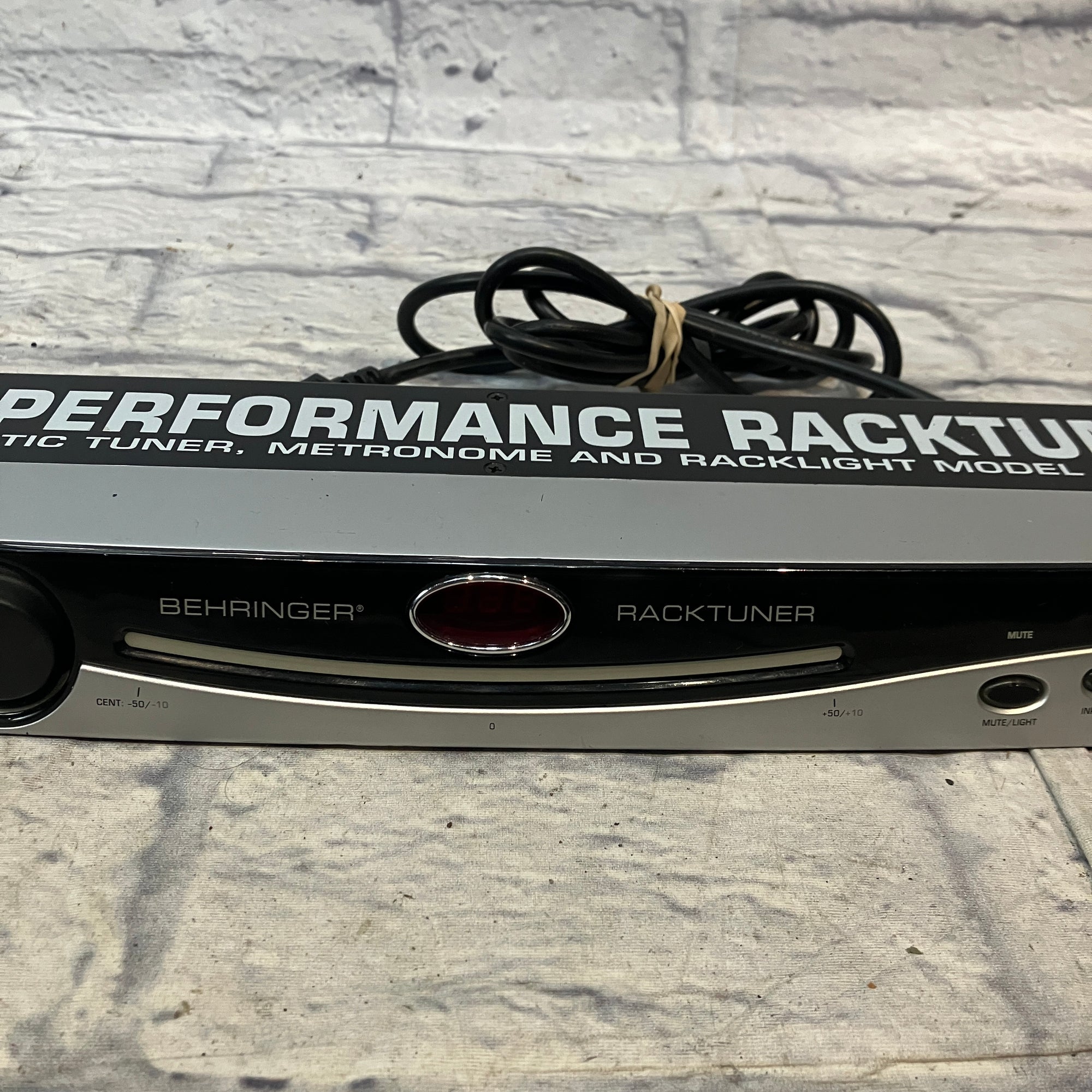 Behringer BTR2000 Racktuner Rack Tuner