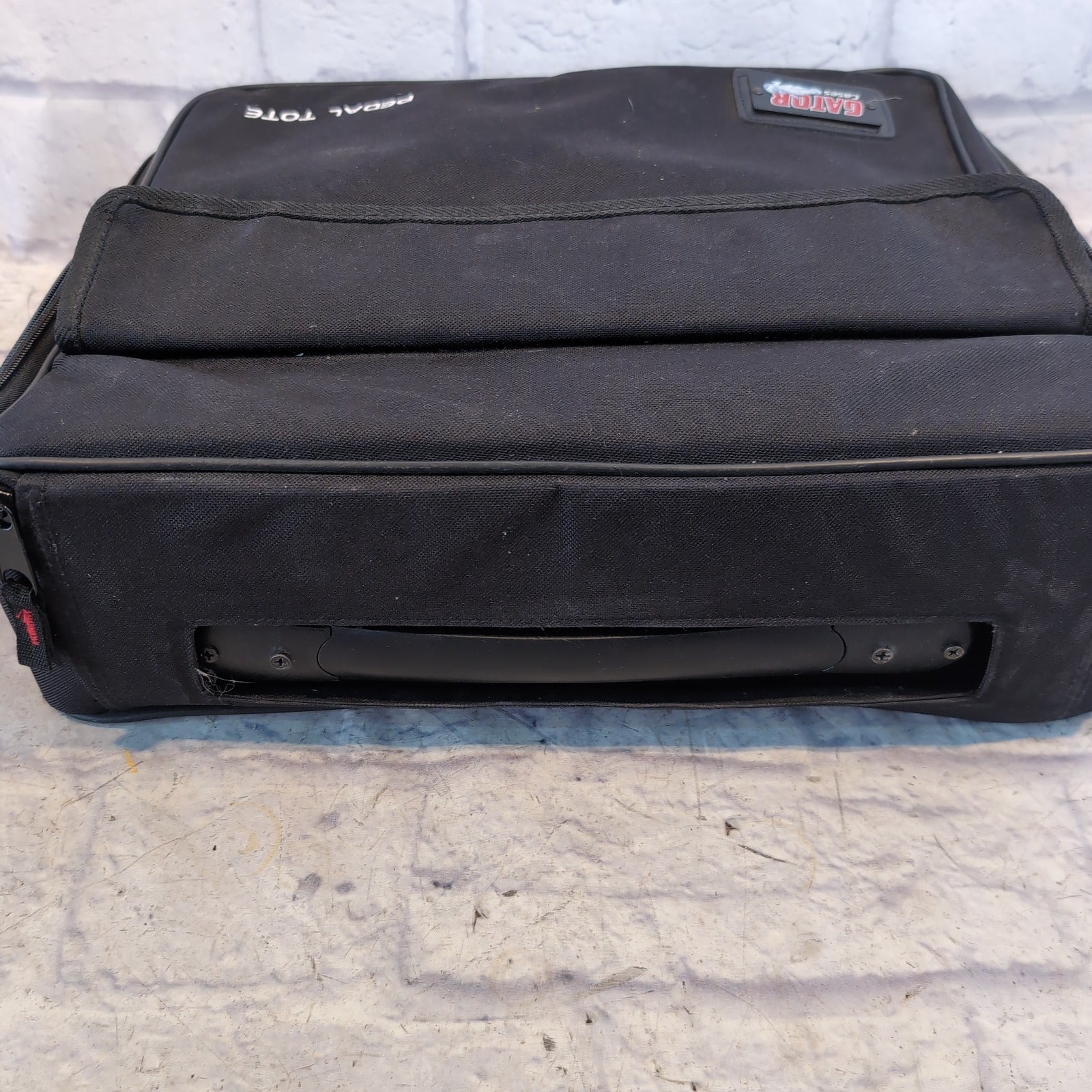 Gator Pedal Tote Pedal Board with Power Supply and Bag