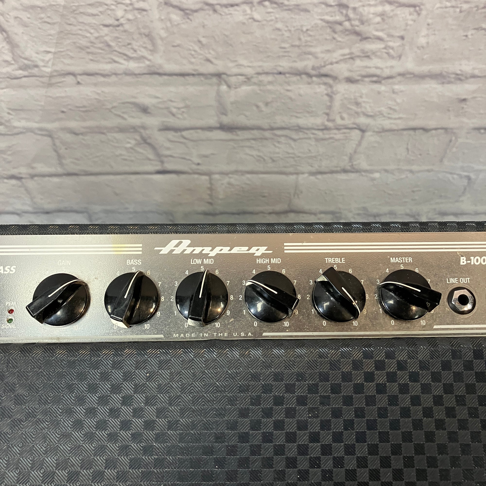 Ampeg B-100R Bass Combo Amp