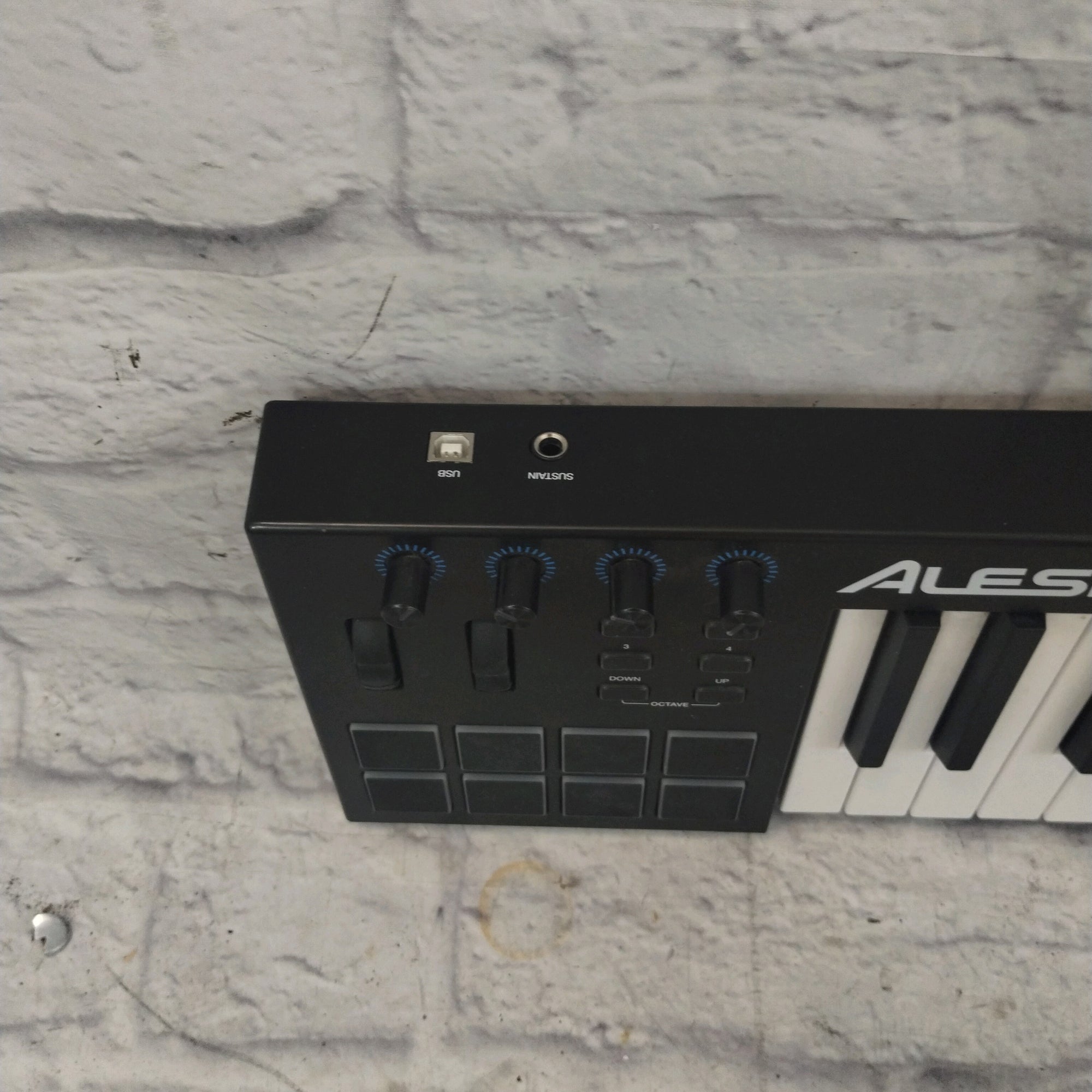 Alesis V49 Midi Keyboard