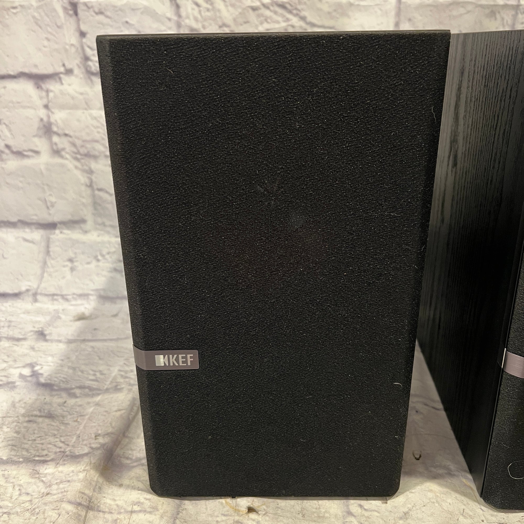 KEF Q100 100-Watt Bookshelf Speakers