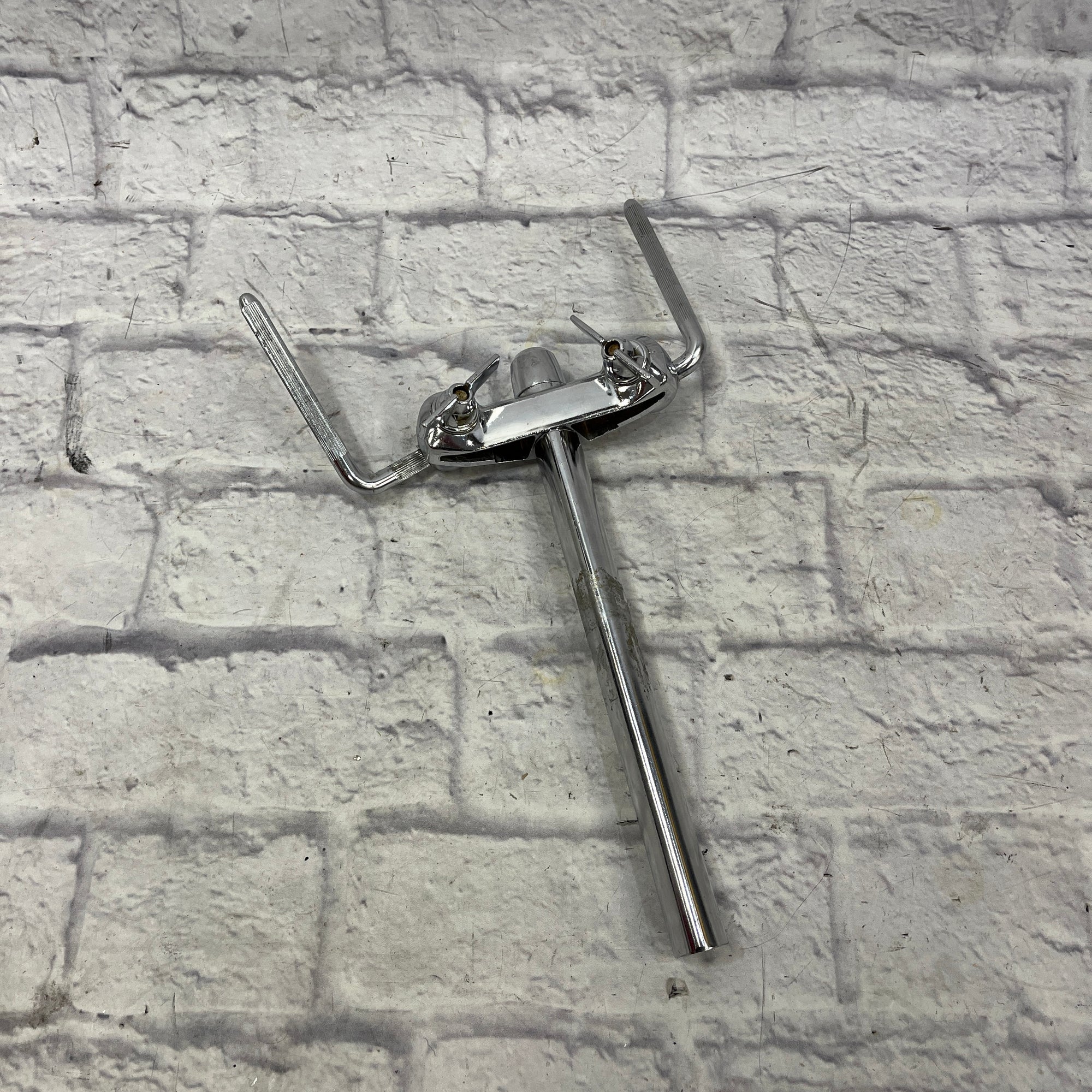 Premier Lokfast Tom Post