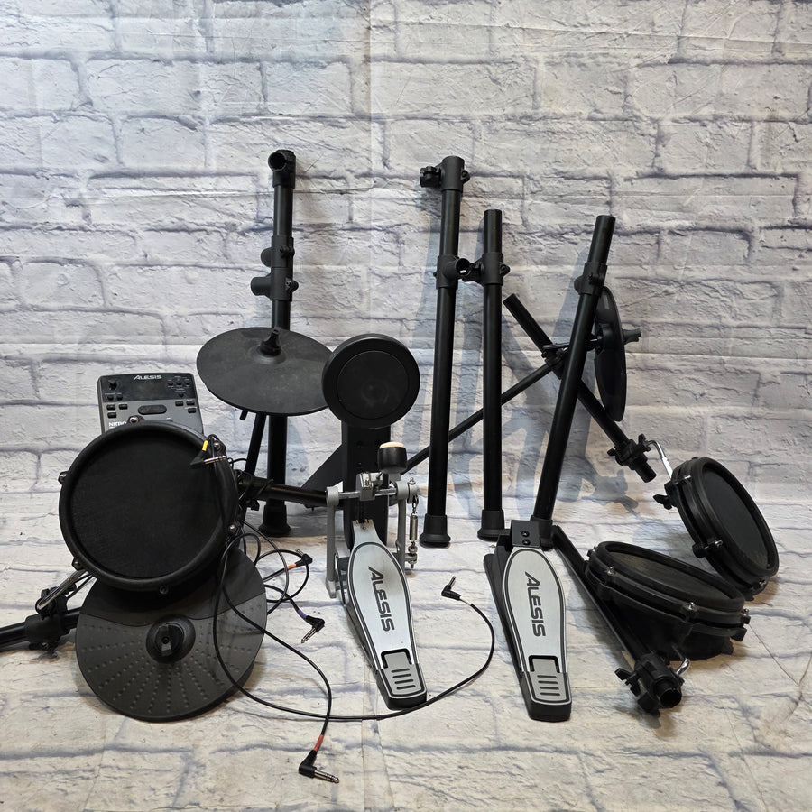 Alesis Nitro Mesh Kit Electronic Drum Set 2010s - Black Electric Drum Kit