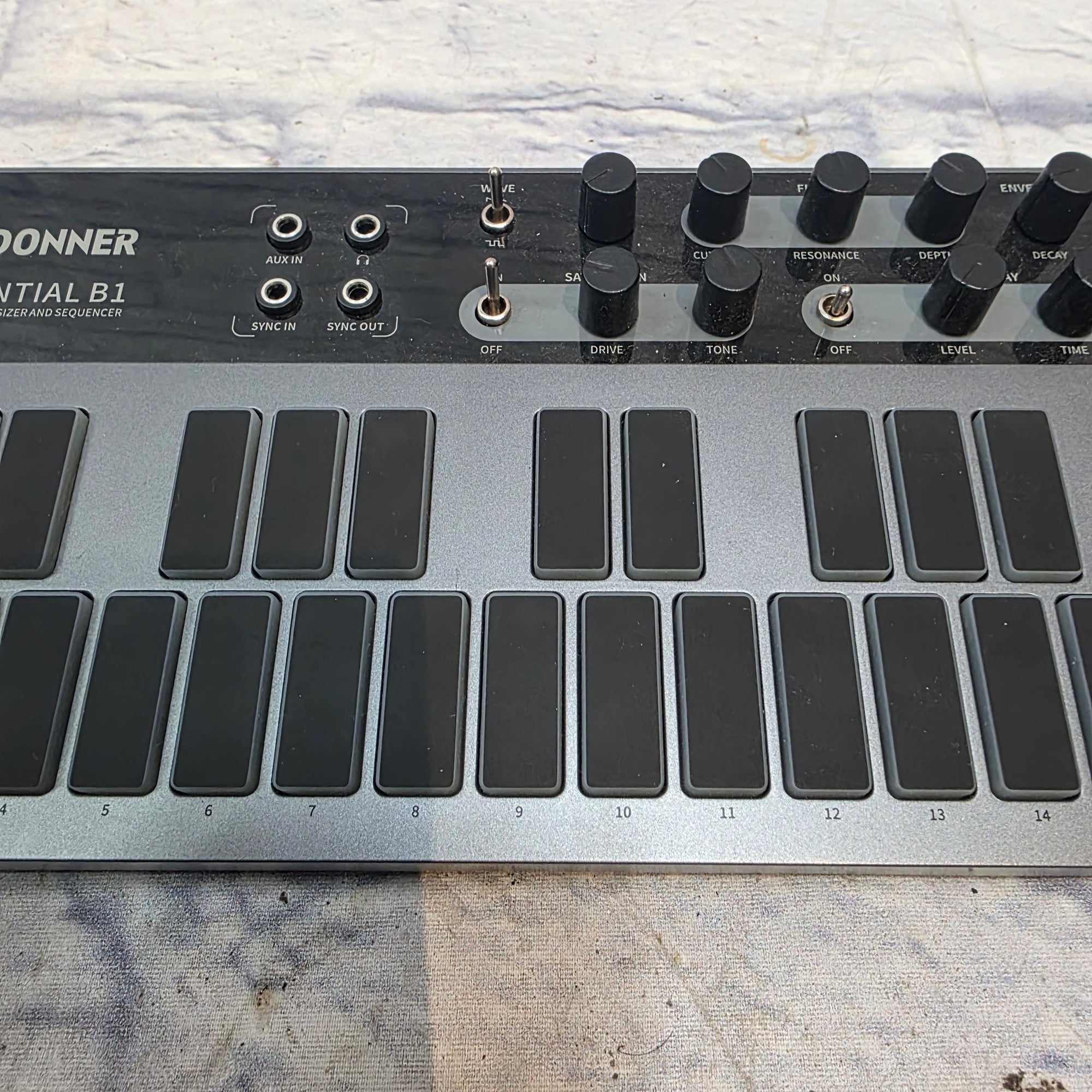 Donner Essential B1