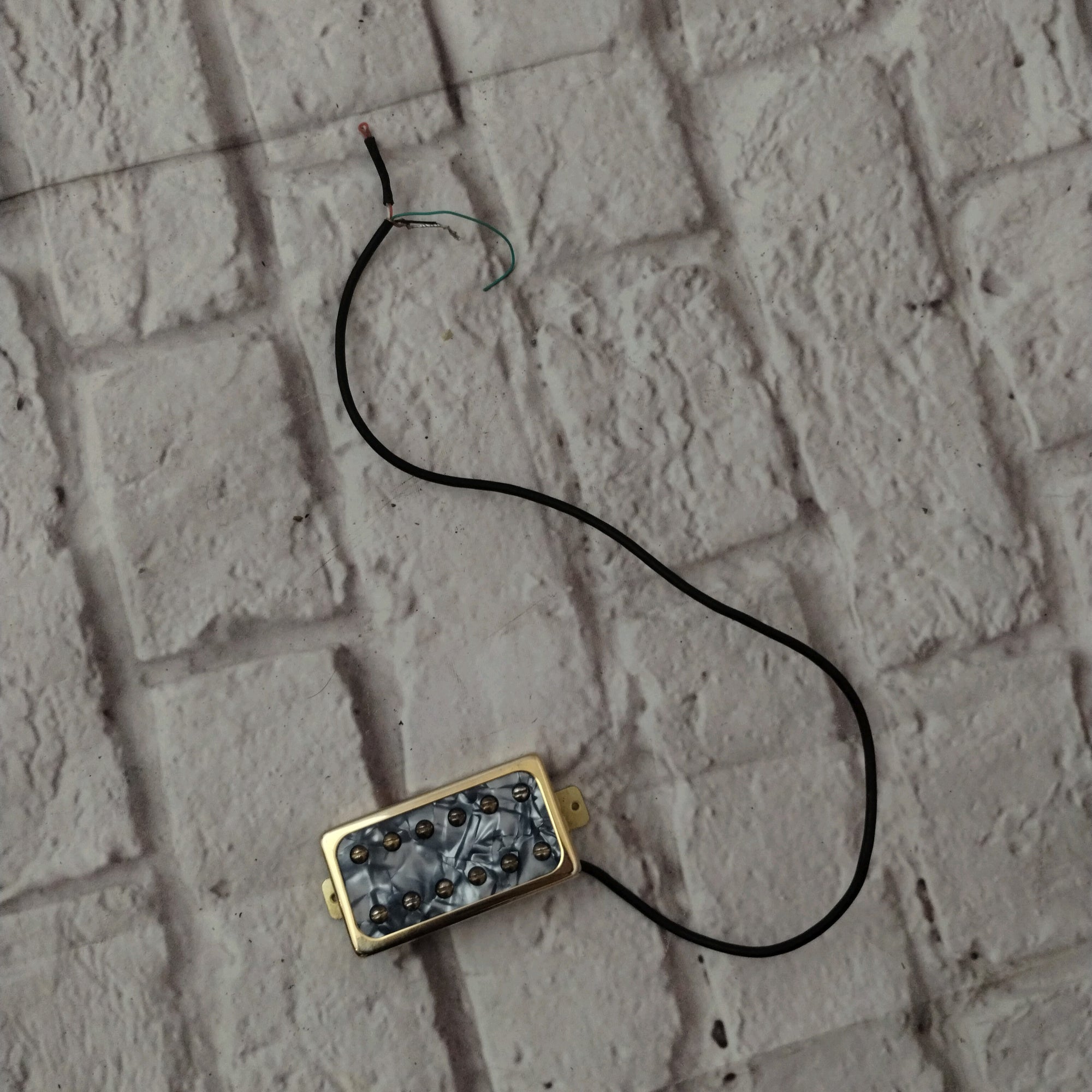 GFS Dream 180 Gold and Black Pearl Humbuckers