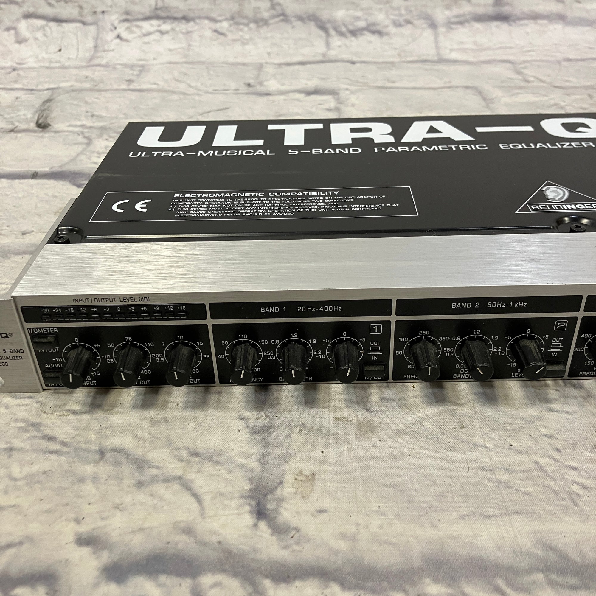 Behringer PEQ2200 5 Band Parametric Rack EQ - Evolution Music