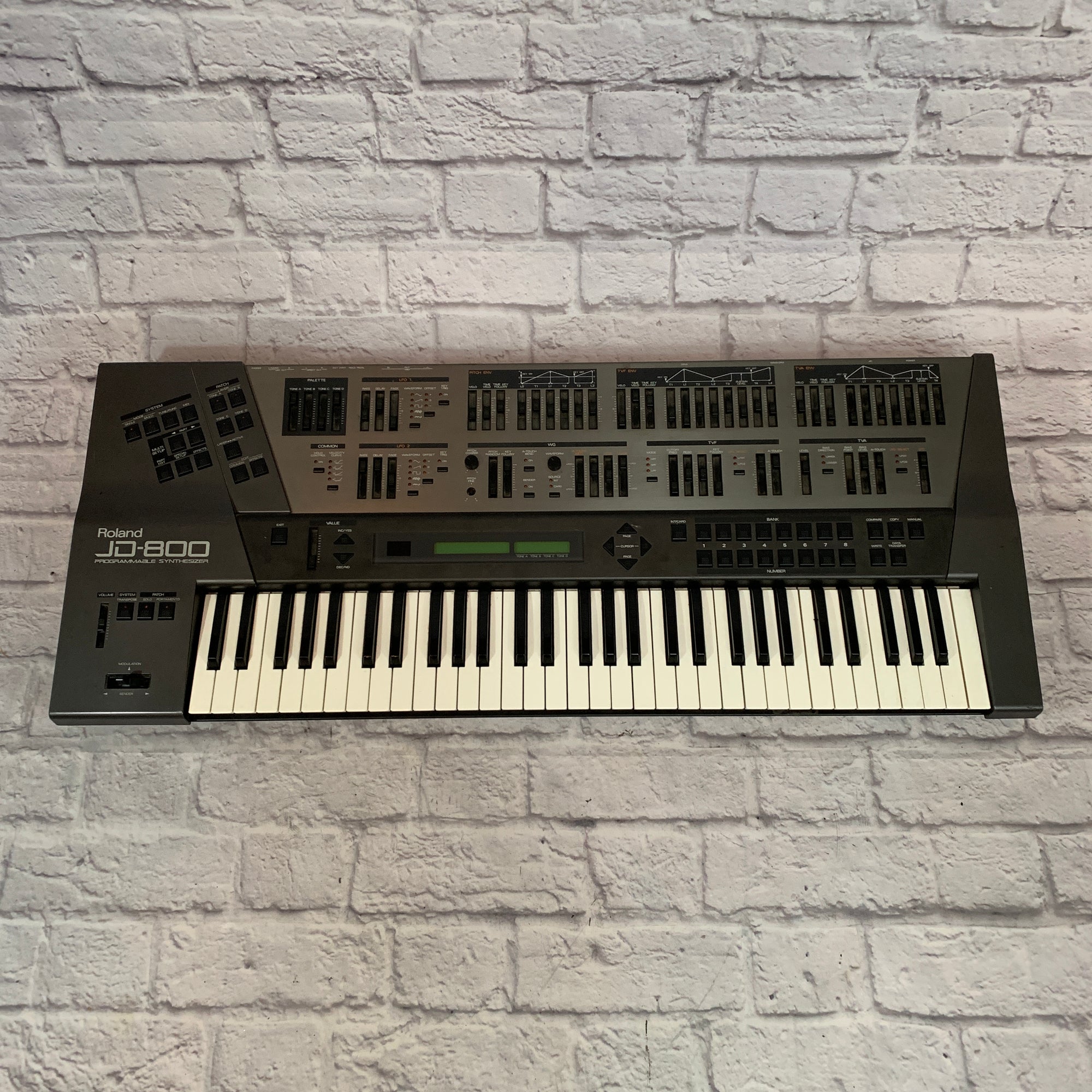 Roland JD-800 Digital Synthesizer - Evolution Music