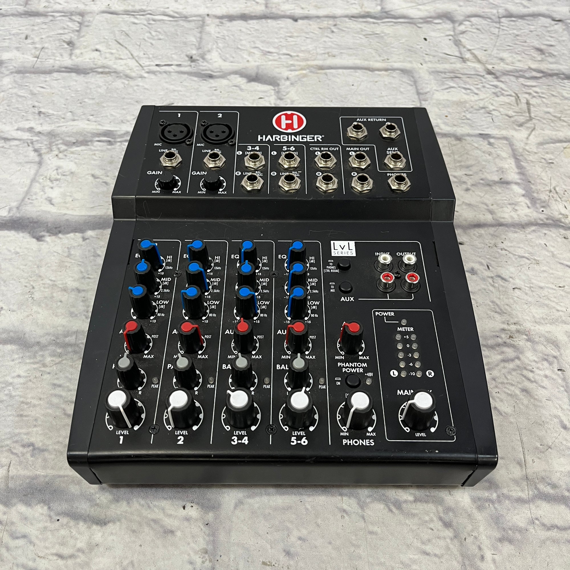 Harbinger L802 Mixer