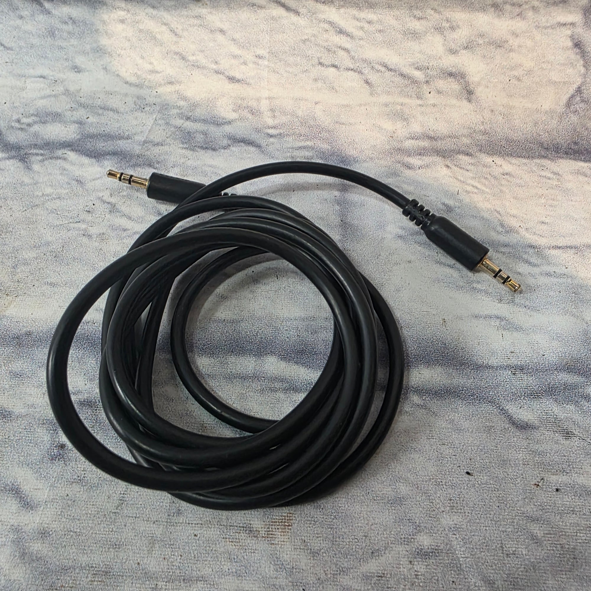 Belkin 1/8 inch Stereo Cable ( 5 feet)