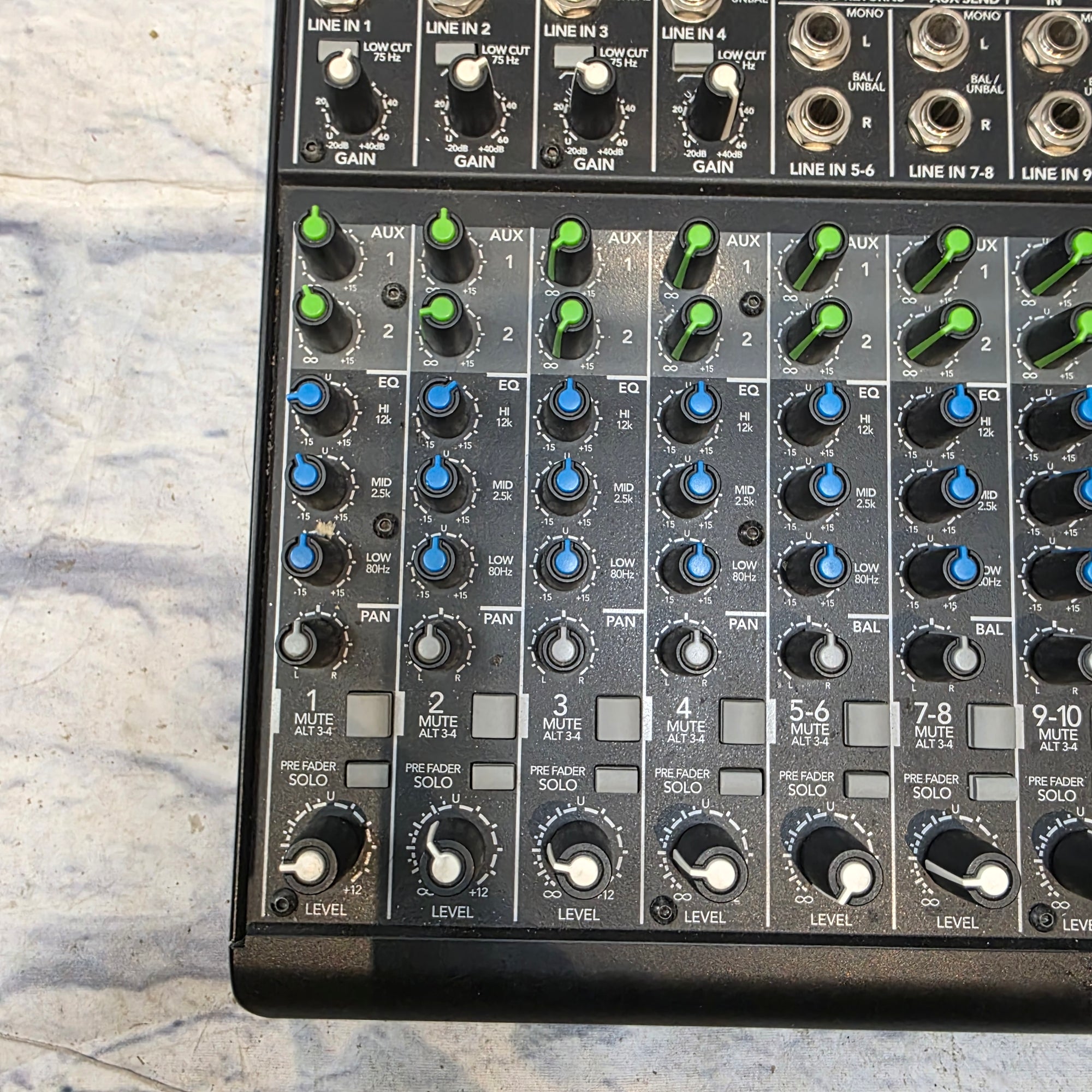 Mackie 1202 VLZ4  Mixer