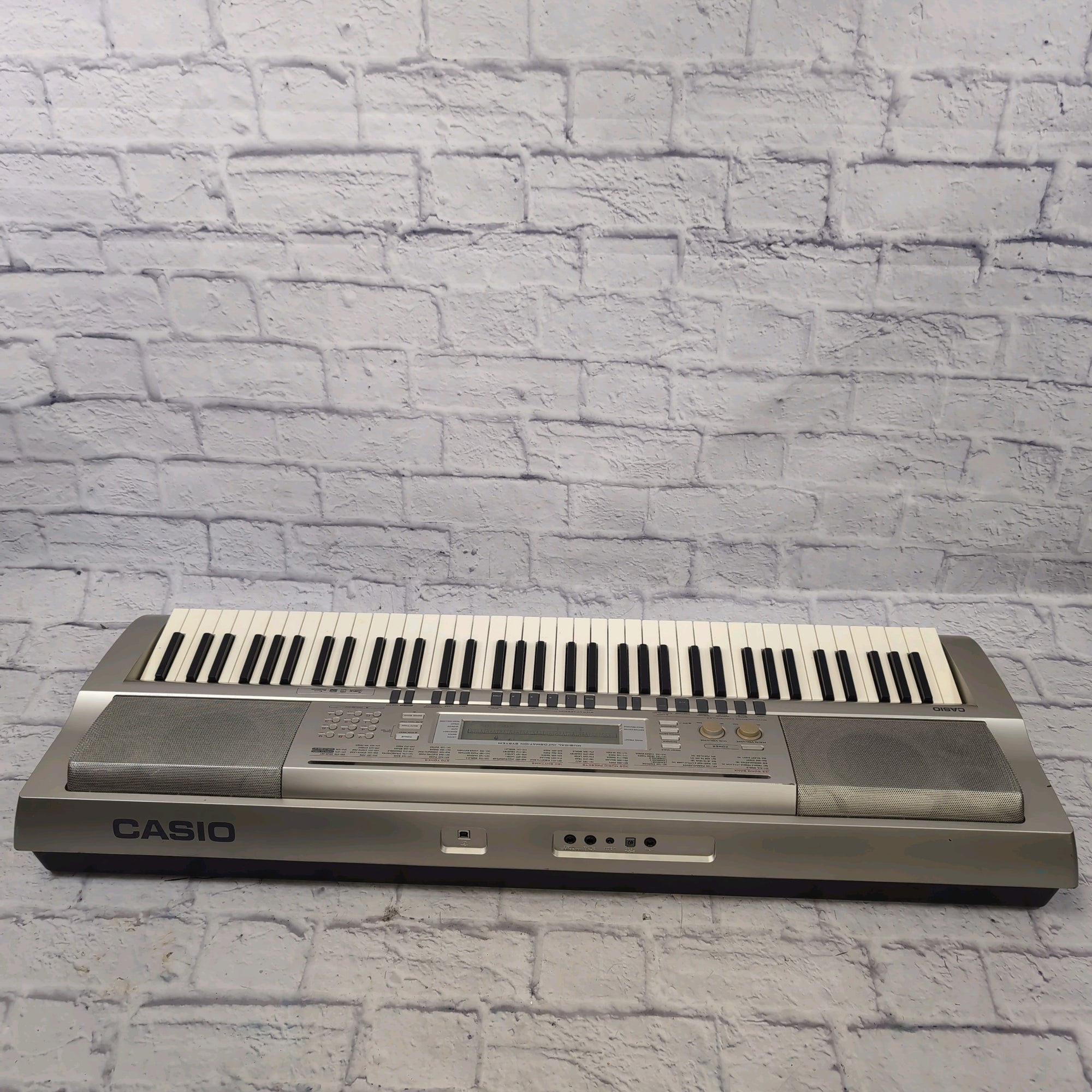 Casio WK-200 76-Key Electronic Keyboard - Evolution Music