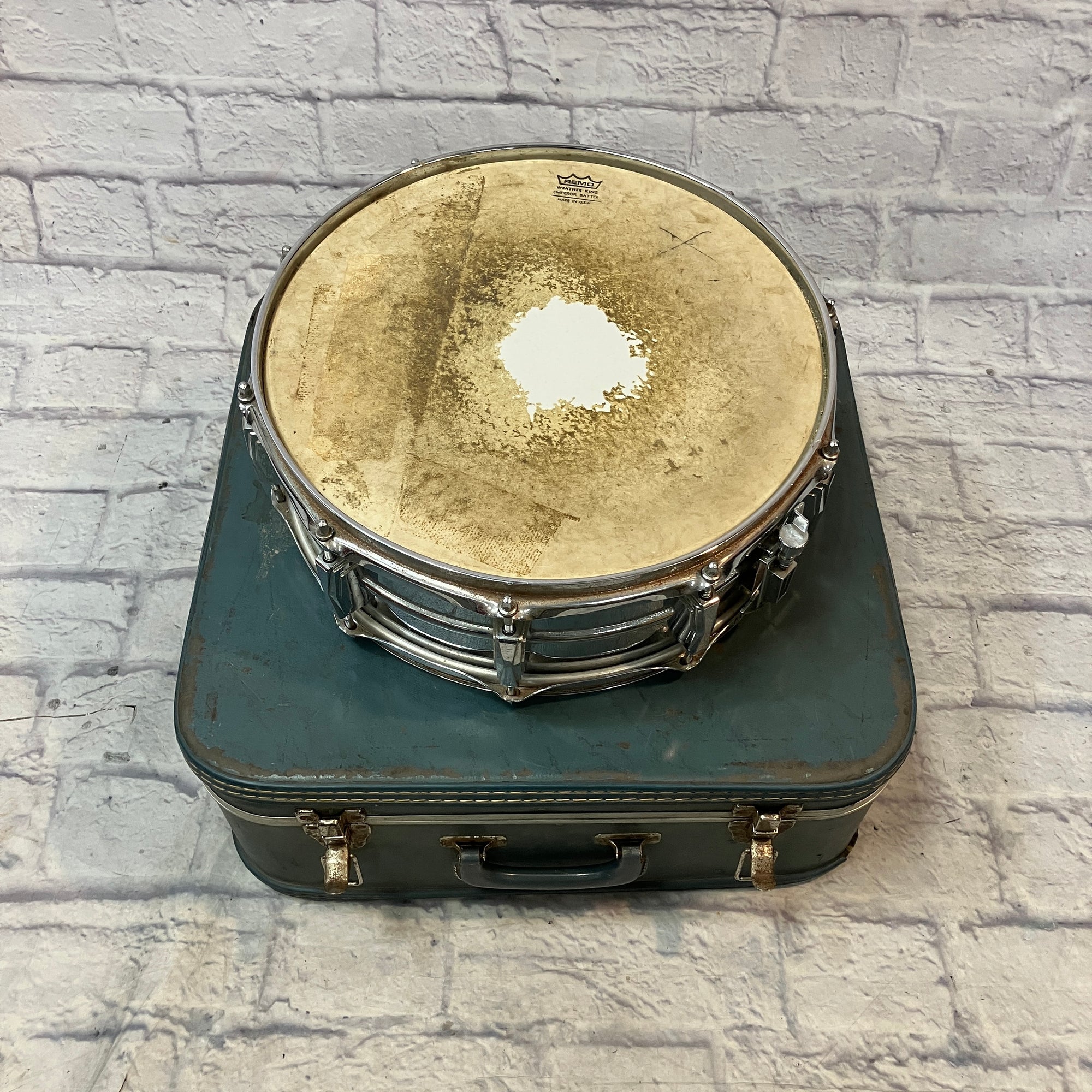 Vintage Ludwig Chrome Snare (With case and Accessories)