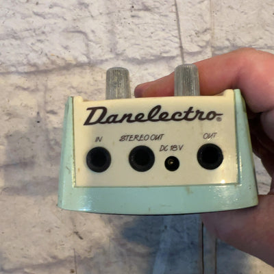 Danelectro Cool Cat Chorus Pedal 18 Volts