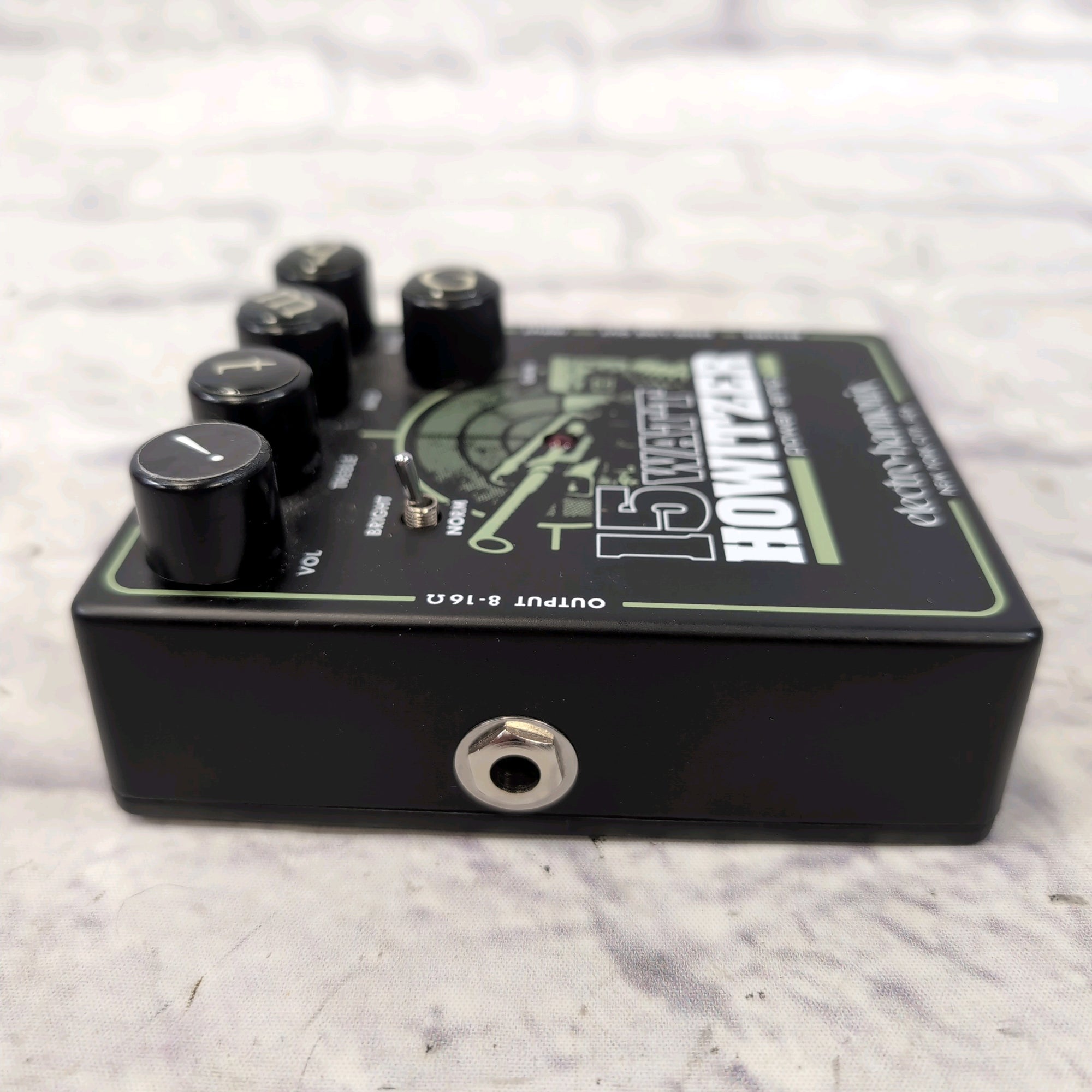 Electro-Harmonix 15-Watt Howitzer Power Amp Preamp Pedal