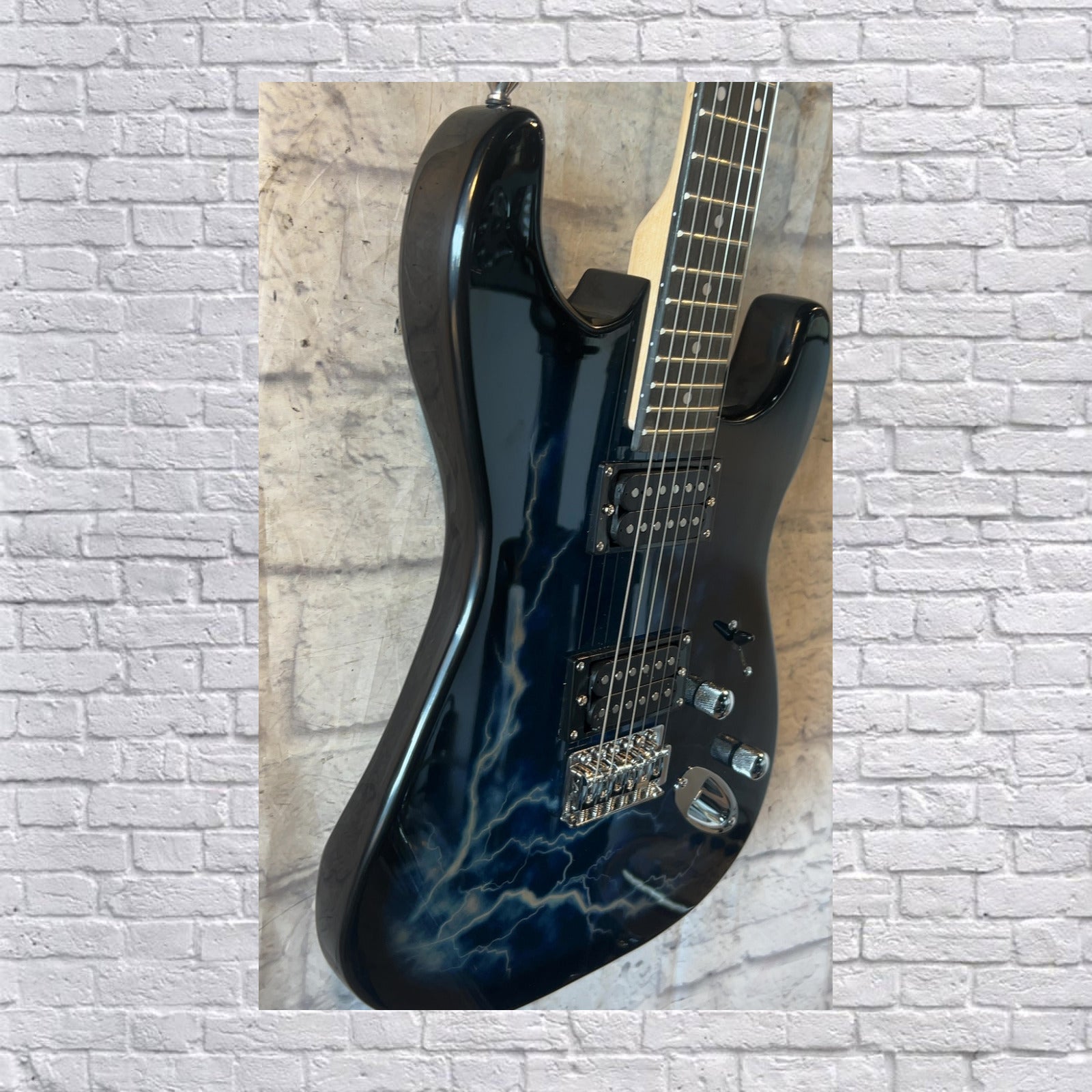 Unknown Strat Style Electric Guitar with Lightning Graphic
