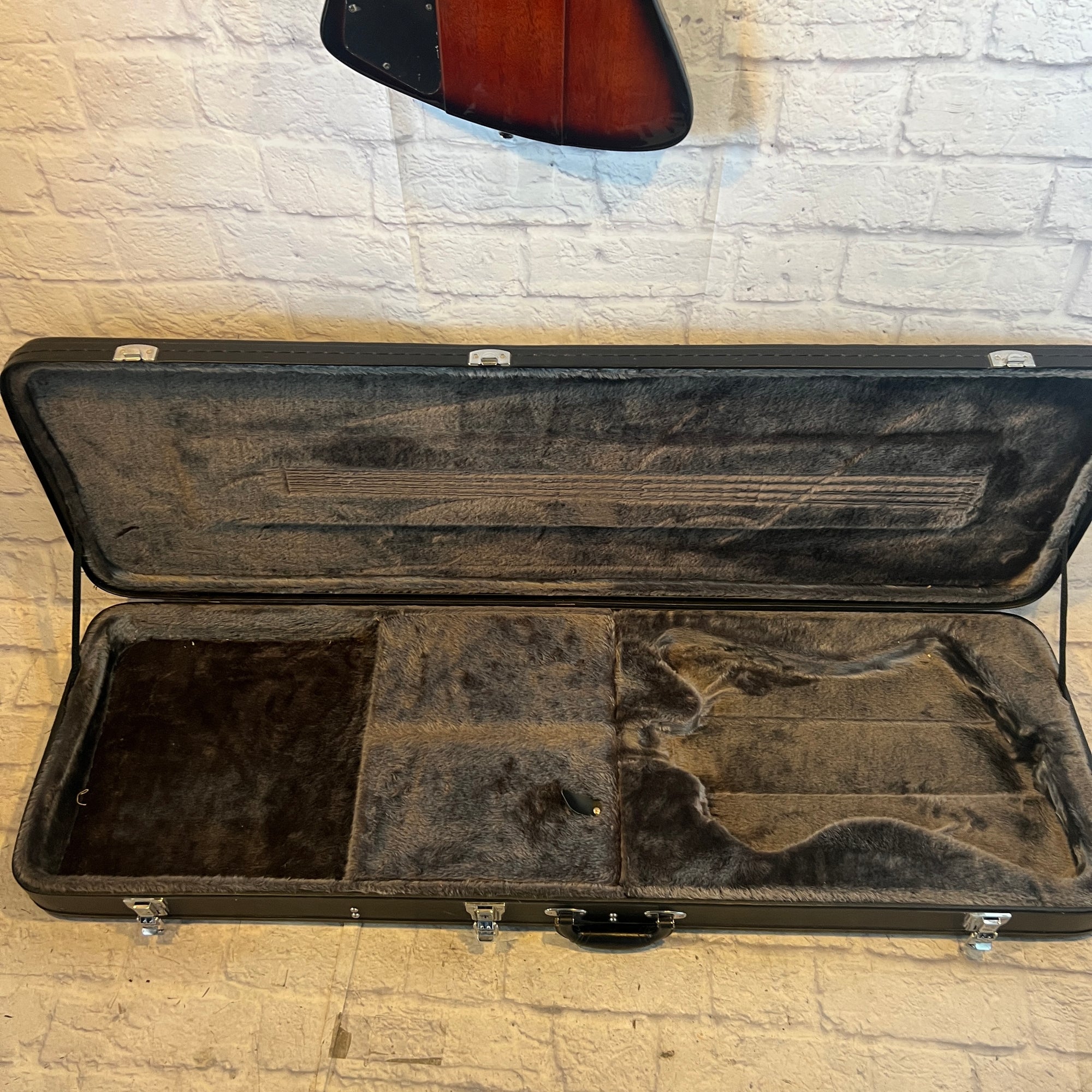 Epiphone Thunderbird 2010 4 String Bass with Hard Case