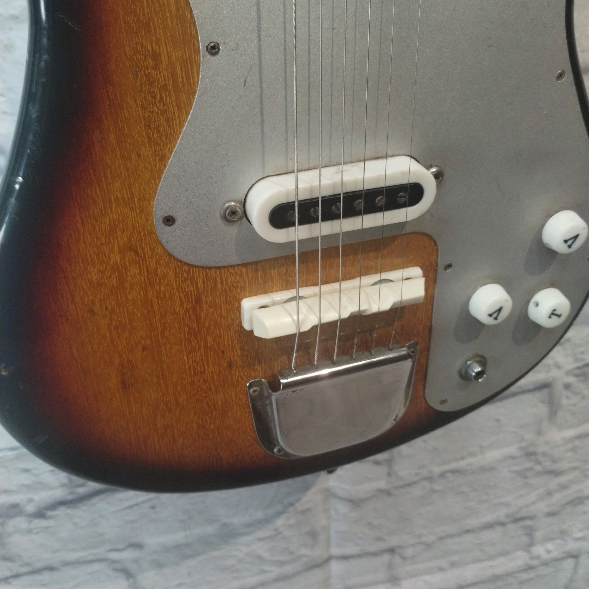 Guyatone LG55 Vintage Electric Guitar Sunburst