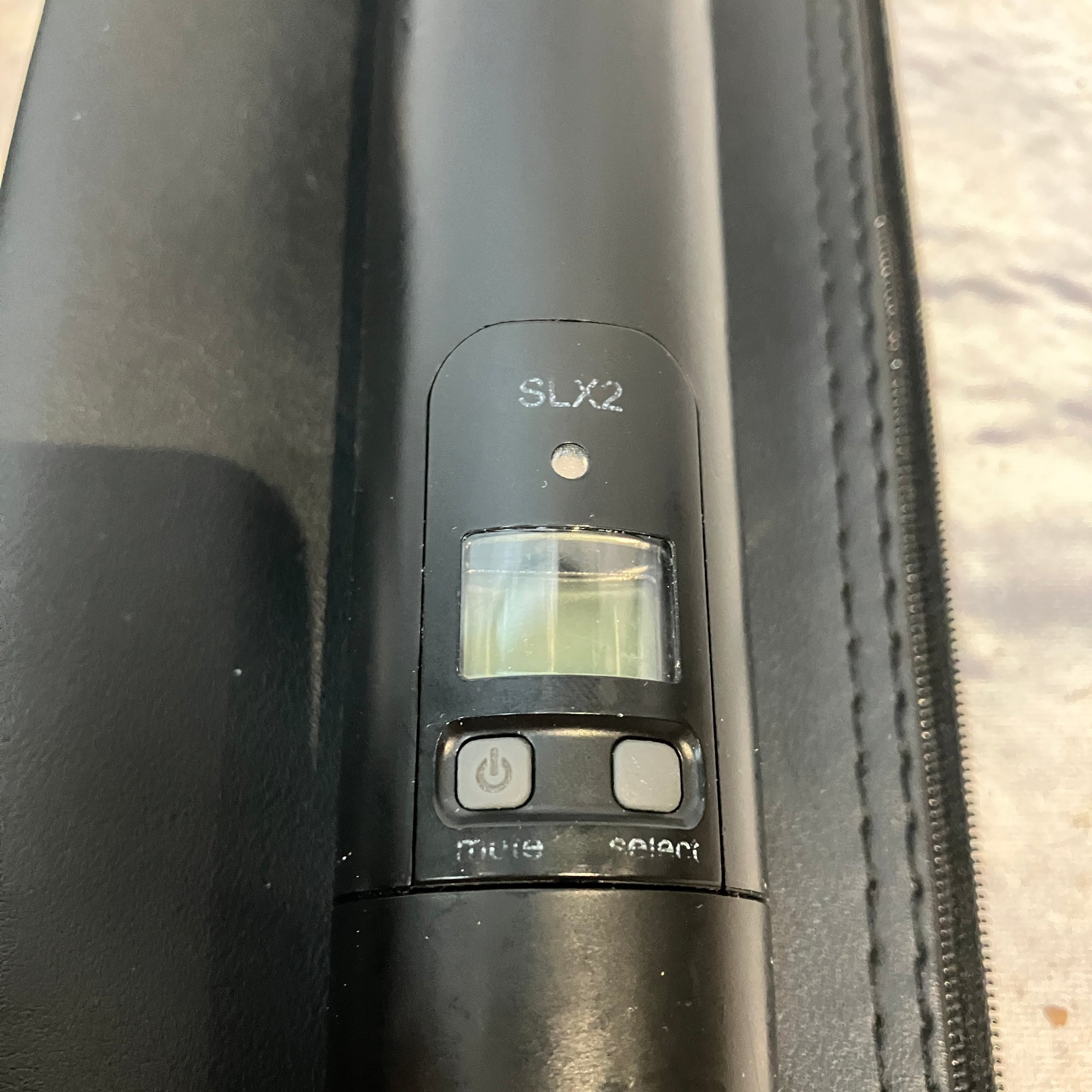 Shure SLX4 & BLX4 Wireless Receiver and Microphone