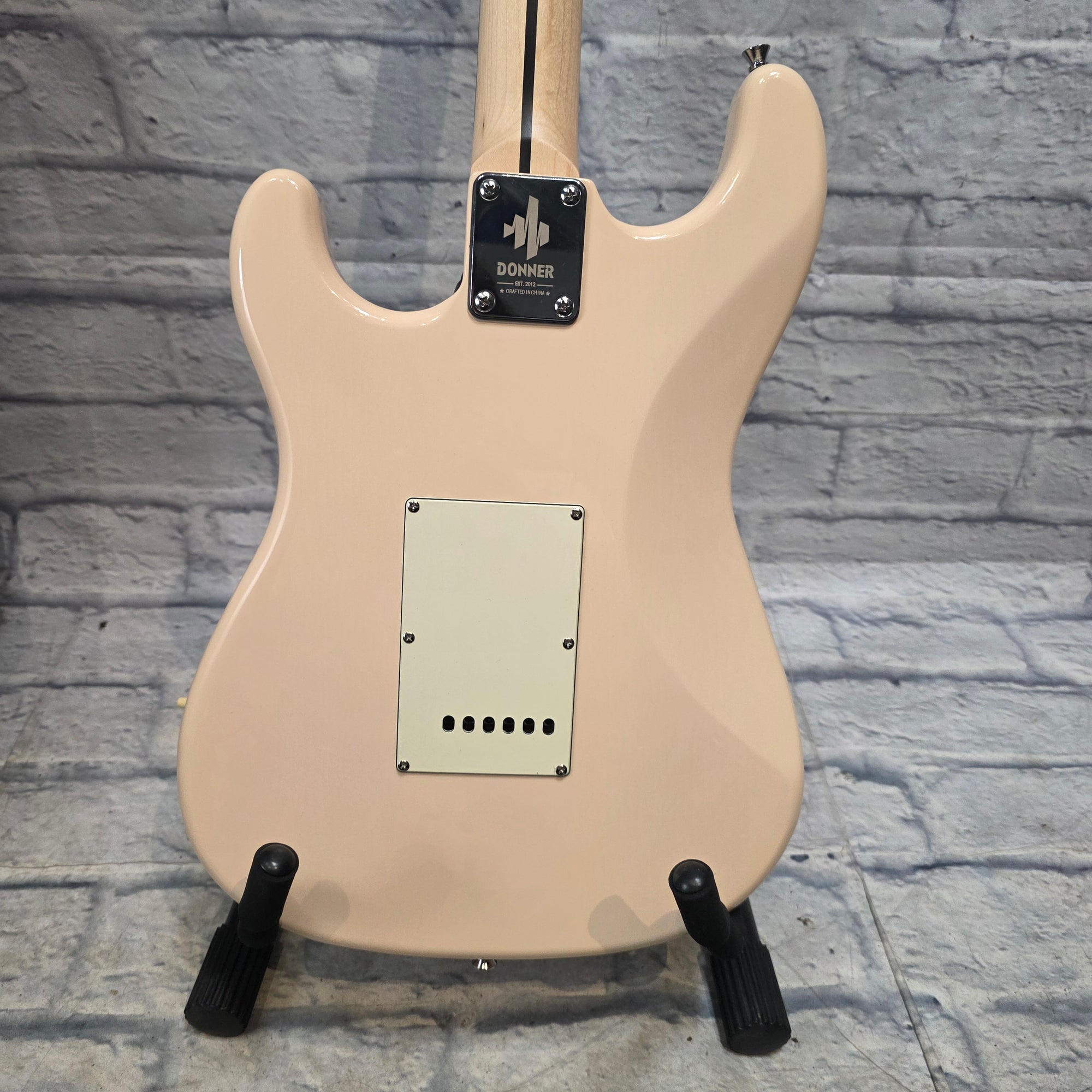 Donner DST-200 (Student Guitar) Electric Guitar With Case